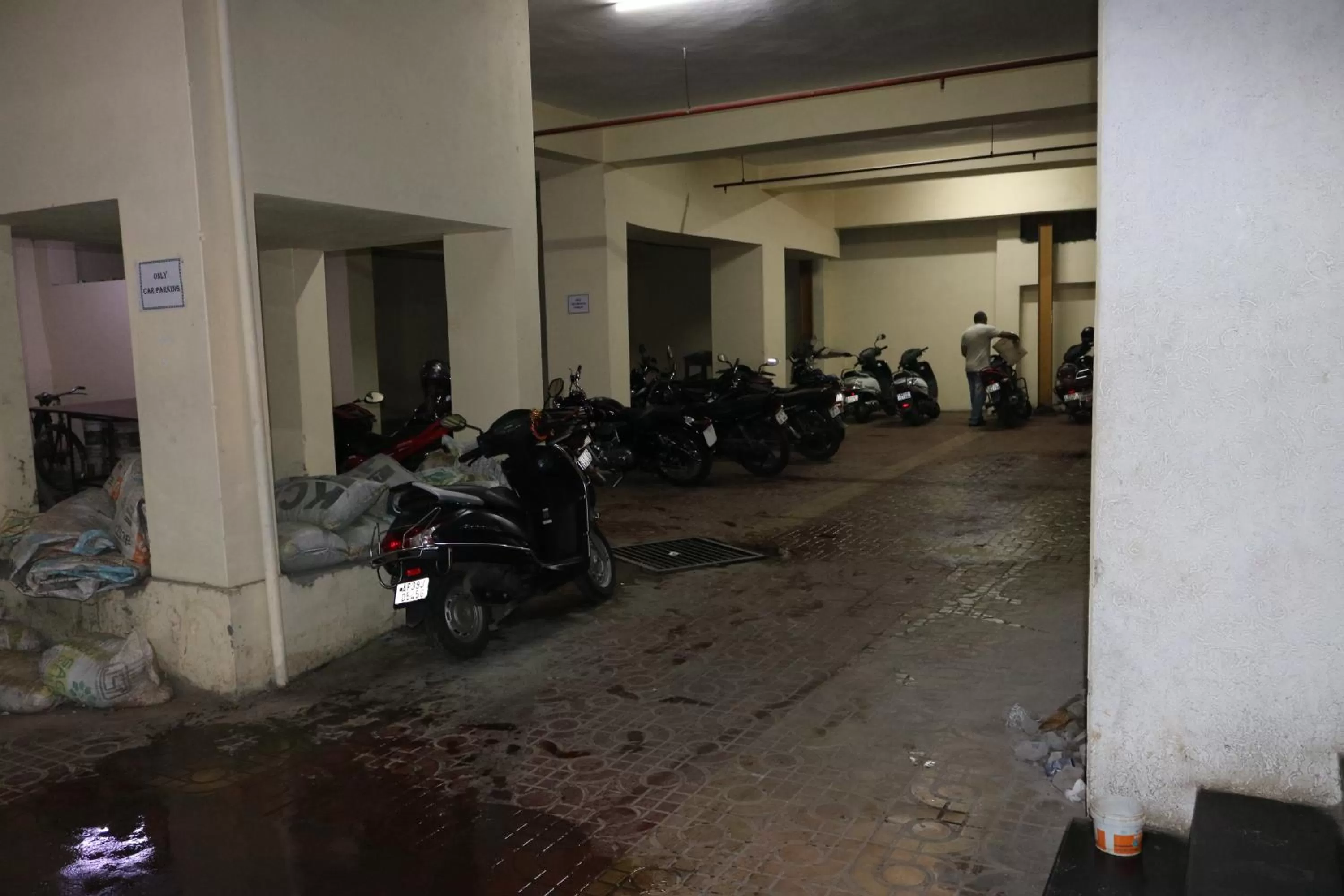 Parking in Hotel SK Riverfront