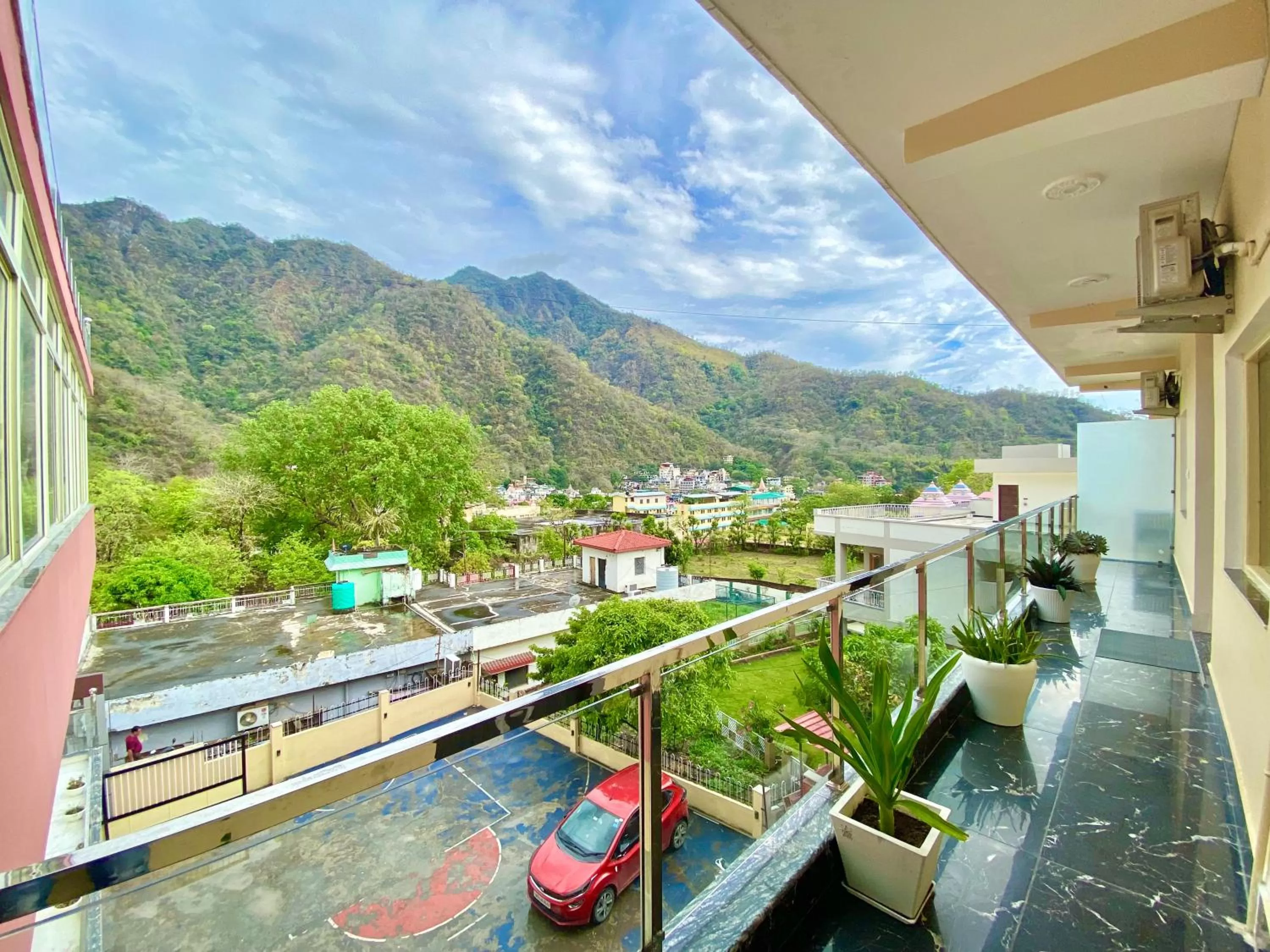 Property building in Tapovan New Residency - 5 minutes walk to Laxman jhula