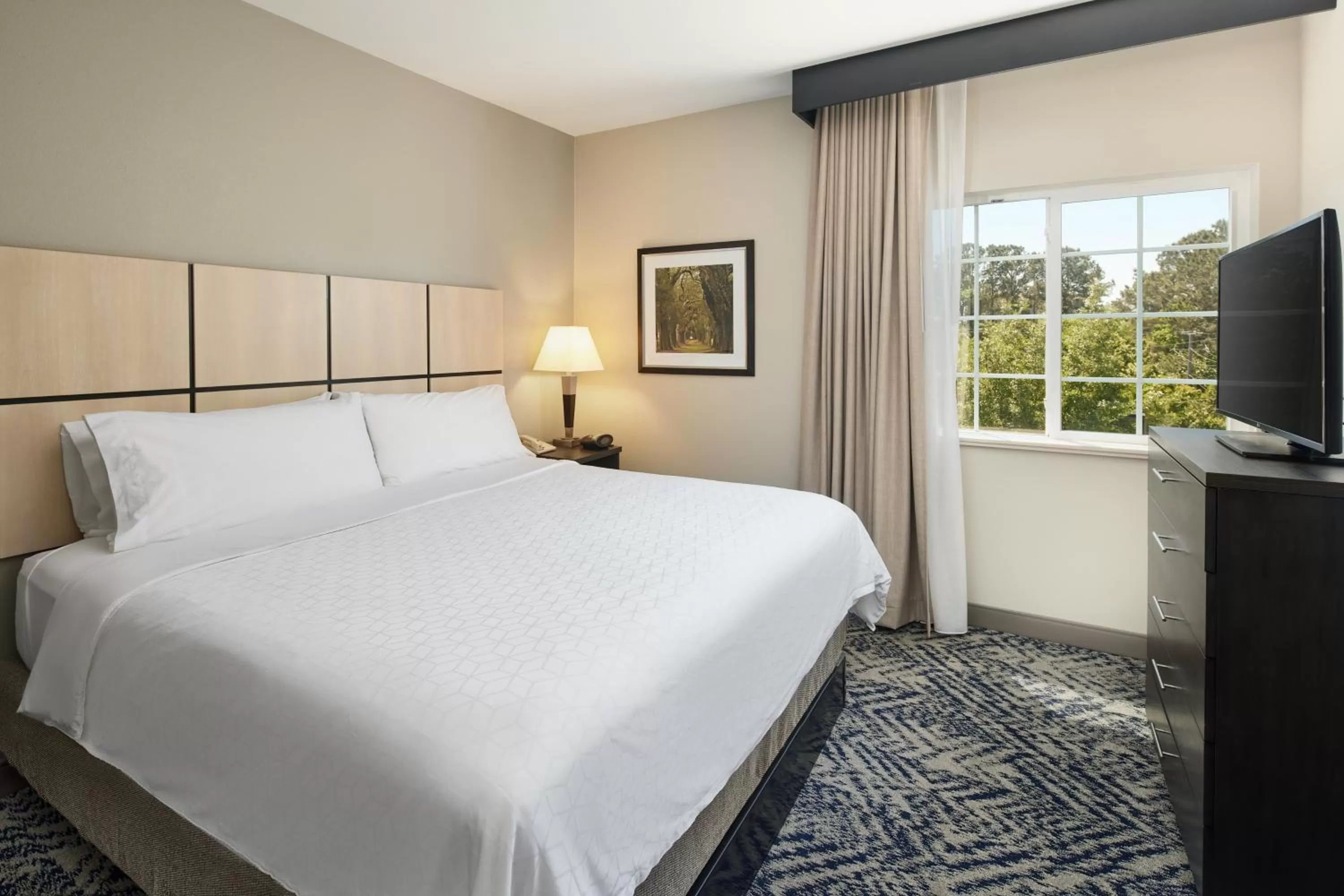 Photo of the whole room, Bed in Candlewood Suites Charleston-Northwoods by IHG