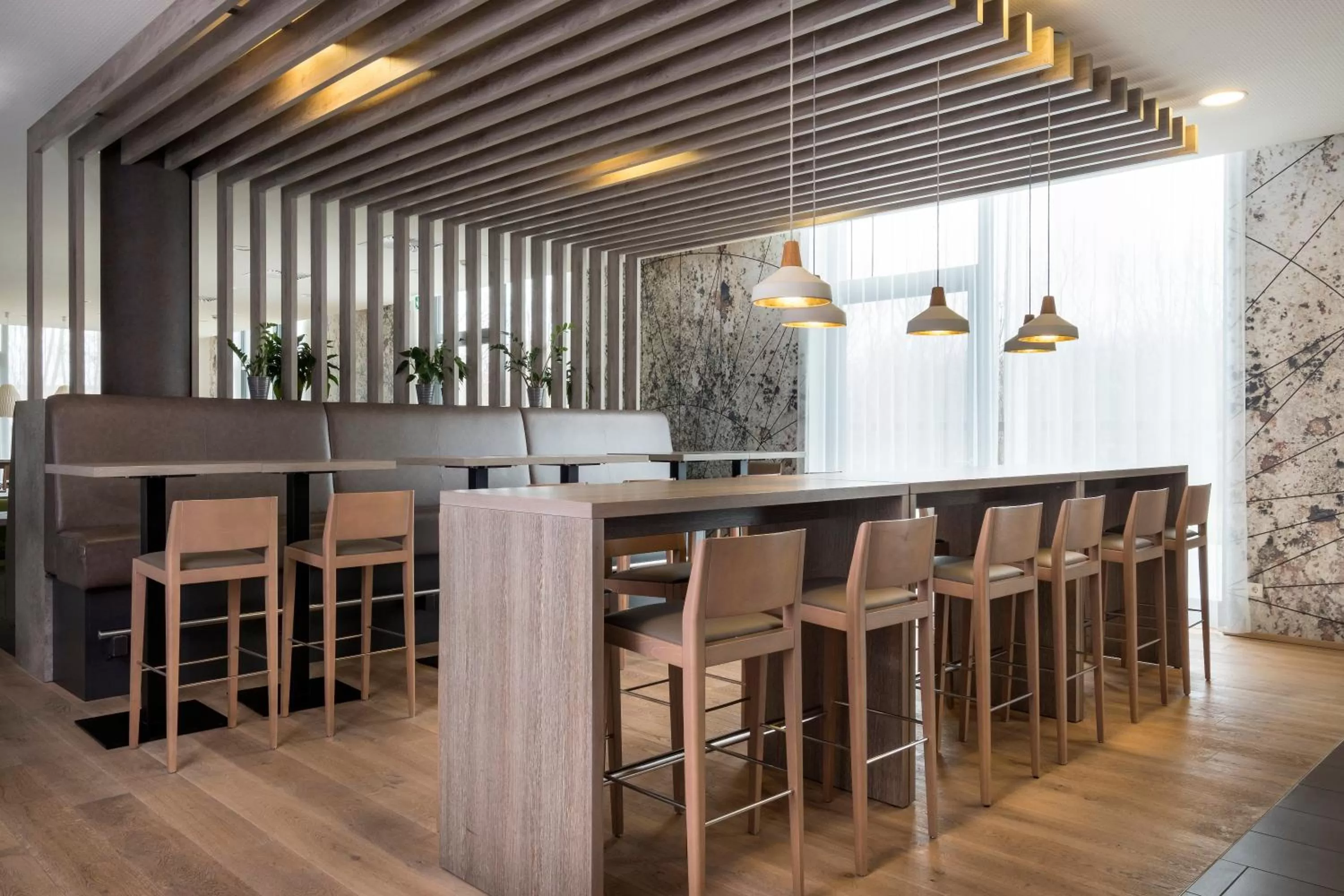 Lounge or bar in Holiday Inn Express Friedrichshafen by IHG