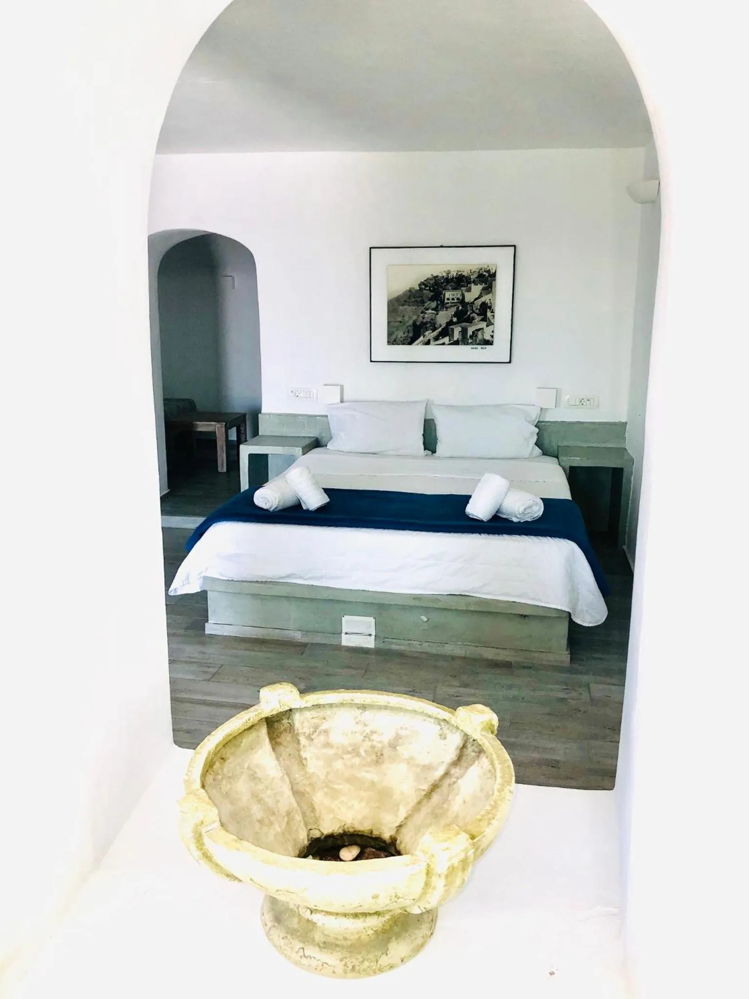 Bed in Loucas on the Cliff