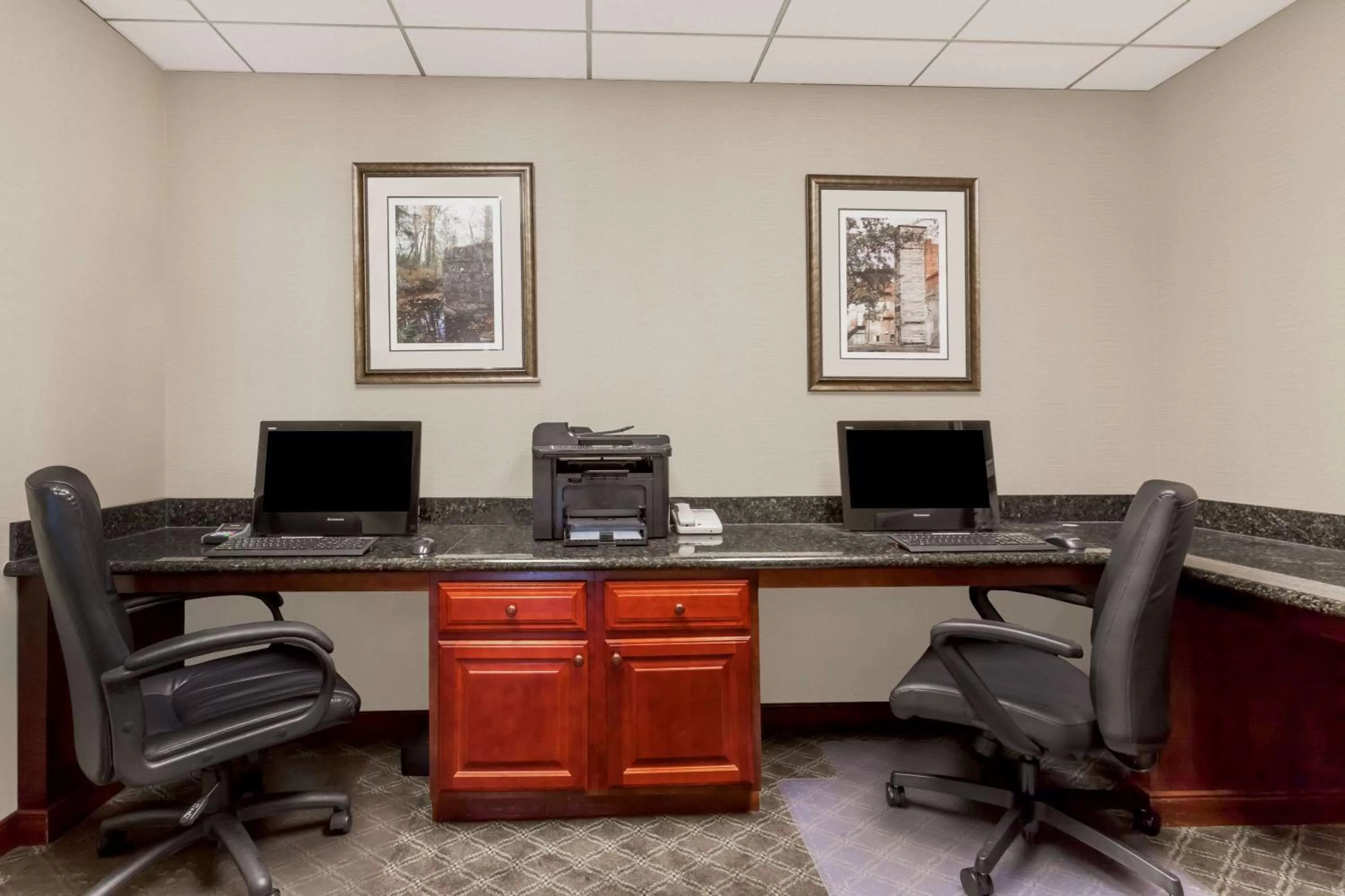 Business facilities in Lexington Expo Hotel by IHG