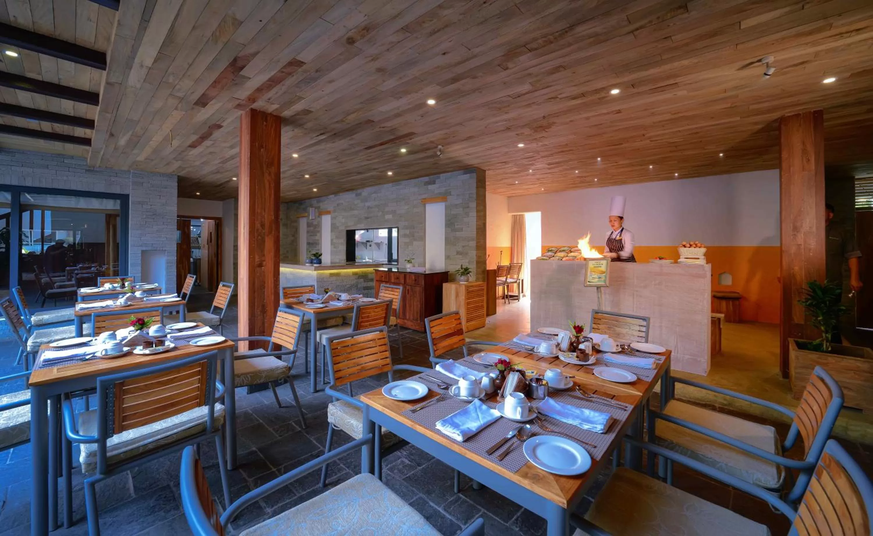 Restaurant/places to eat in Hotel Barahi Pokhara