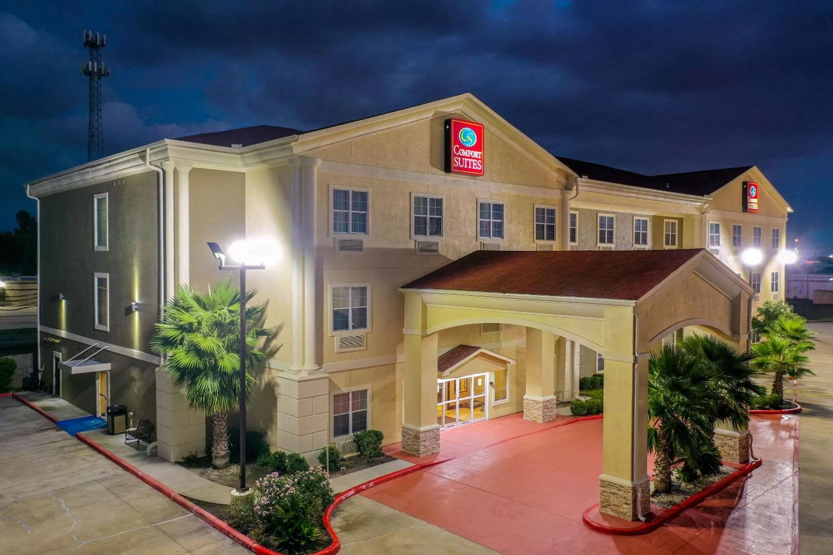 Property building in Comfort Suites Tomball Medical Center