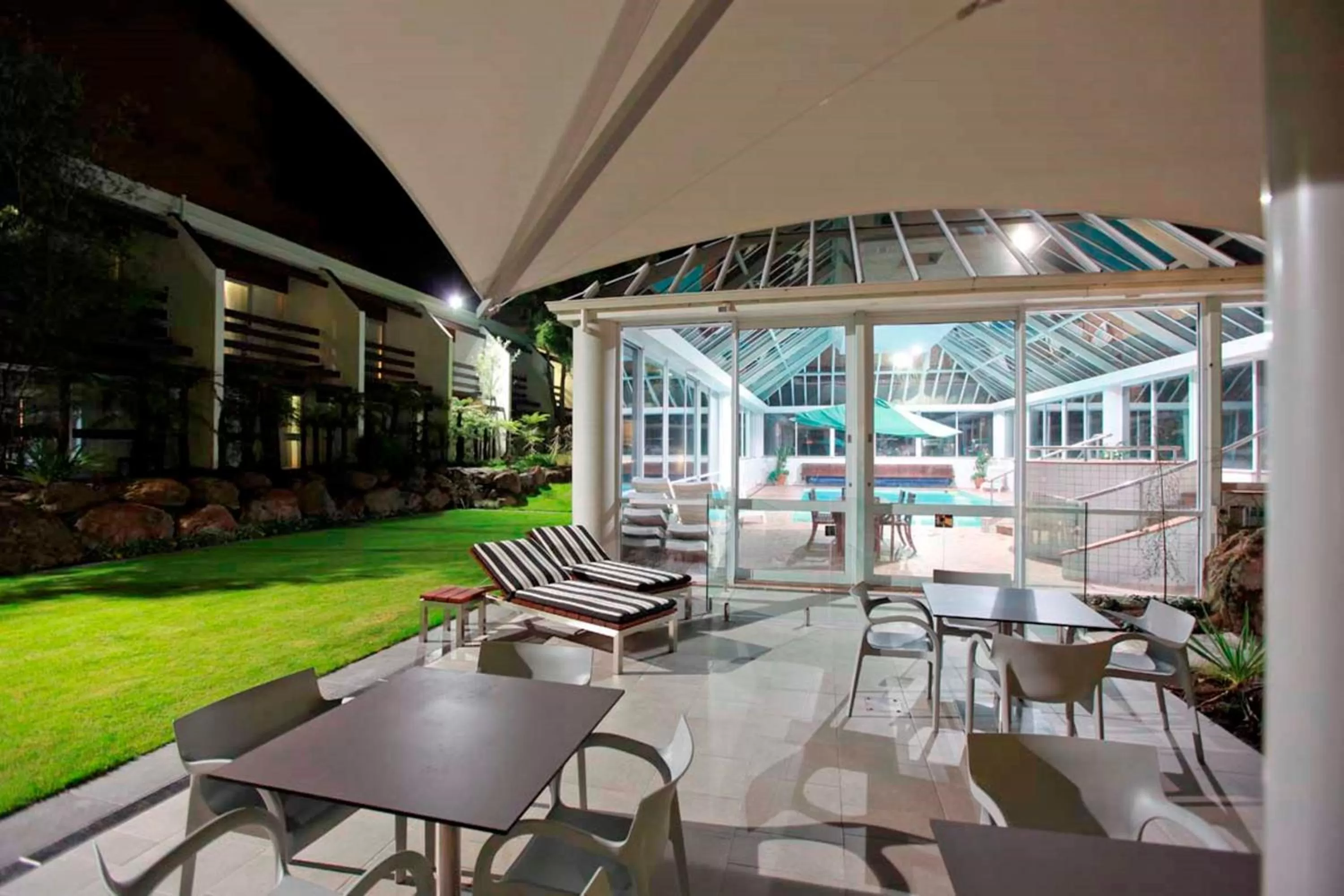 Balcony/Terrace in Commodore Airport Hotel Christchurch