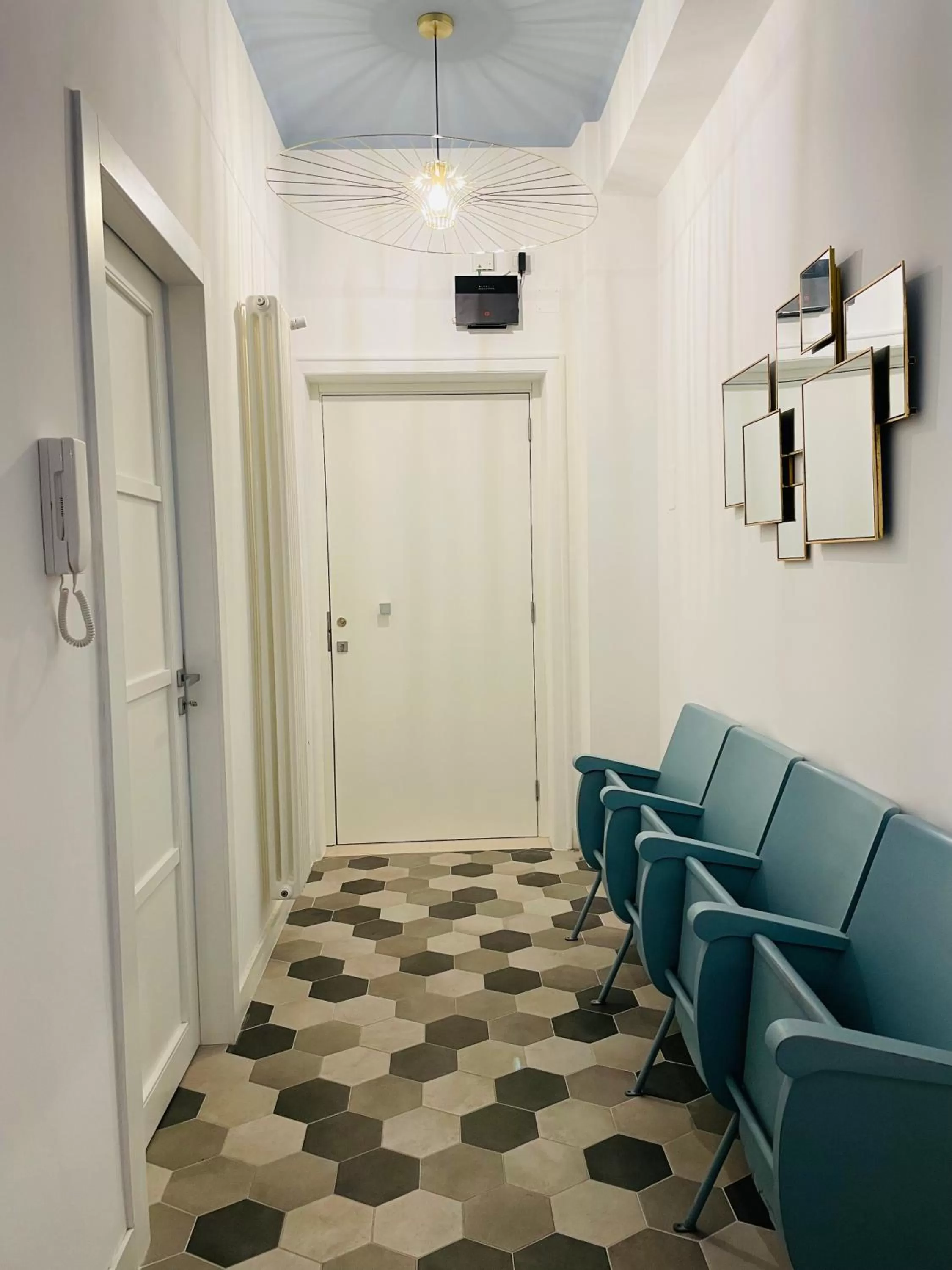 Living room in chiesa russa