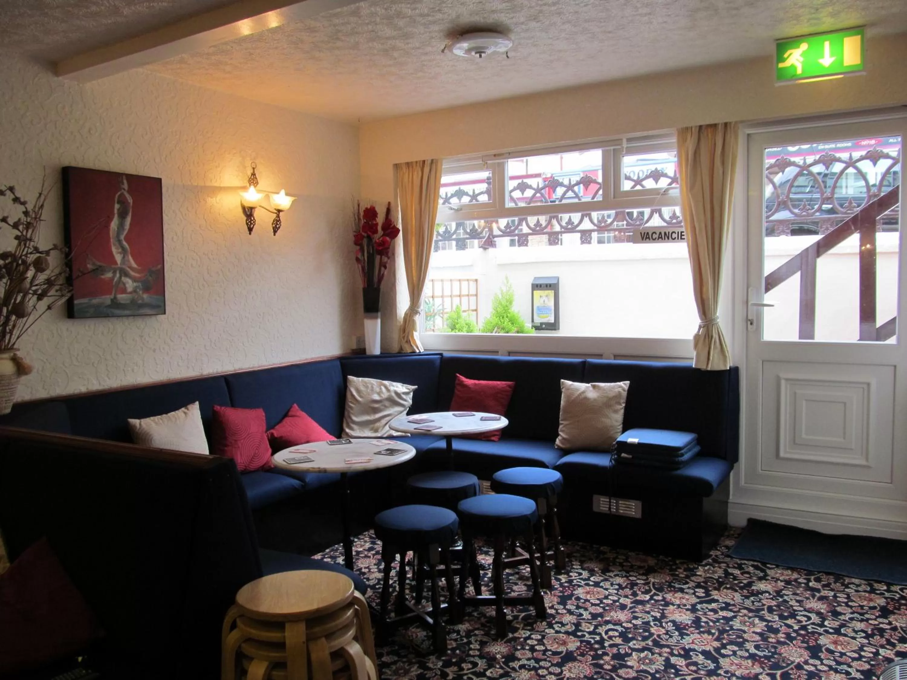 Lounge or bar, Restaurant/Places to Eat in Alondra Hotel