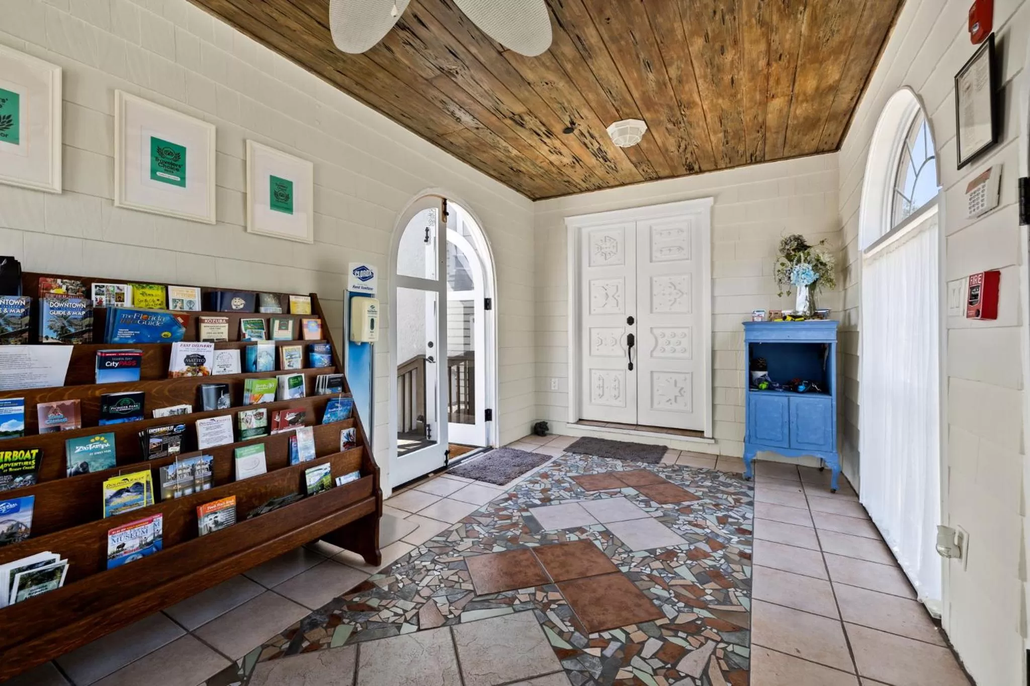Lobby or reception in The Kenwood Gables Boutique B&B