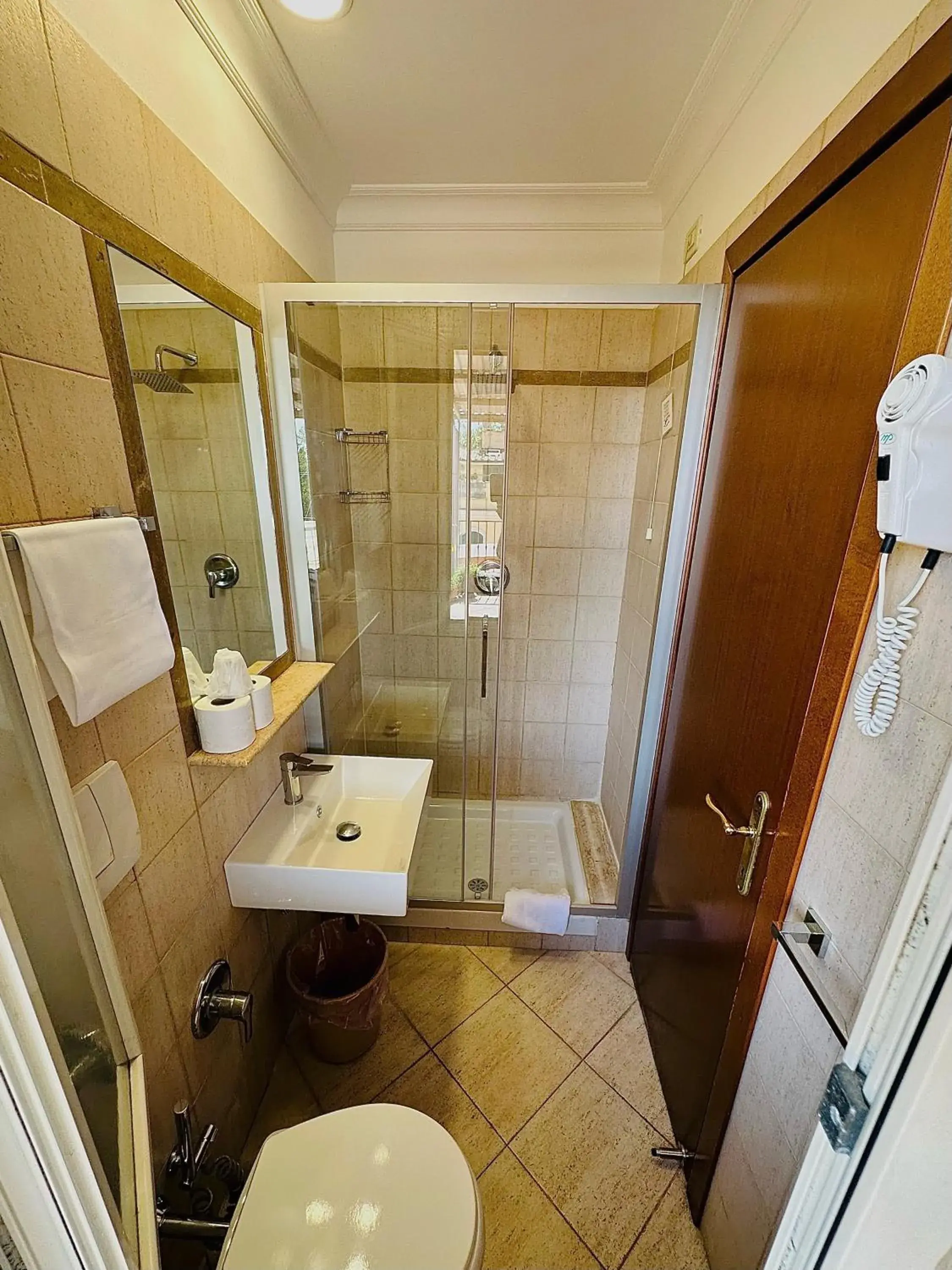 Triple Room in Hotel Principe Di Piemonte Triple Room in Hotel Principe Di Piemonte