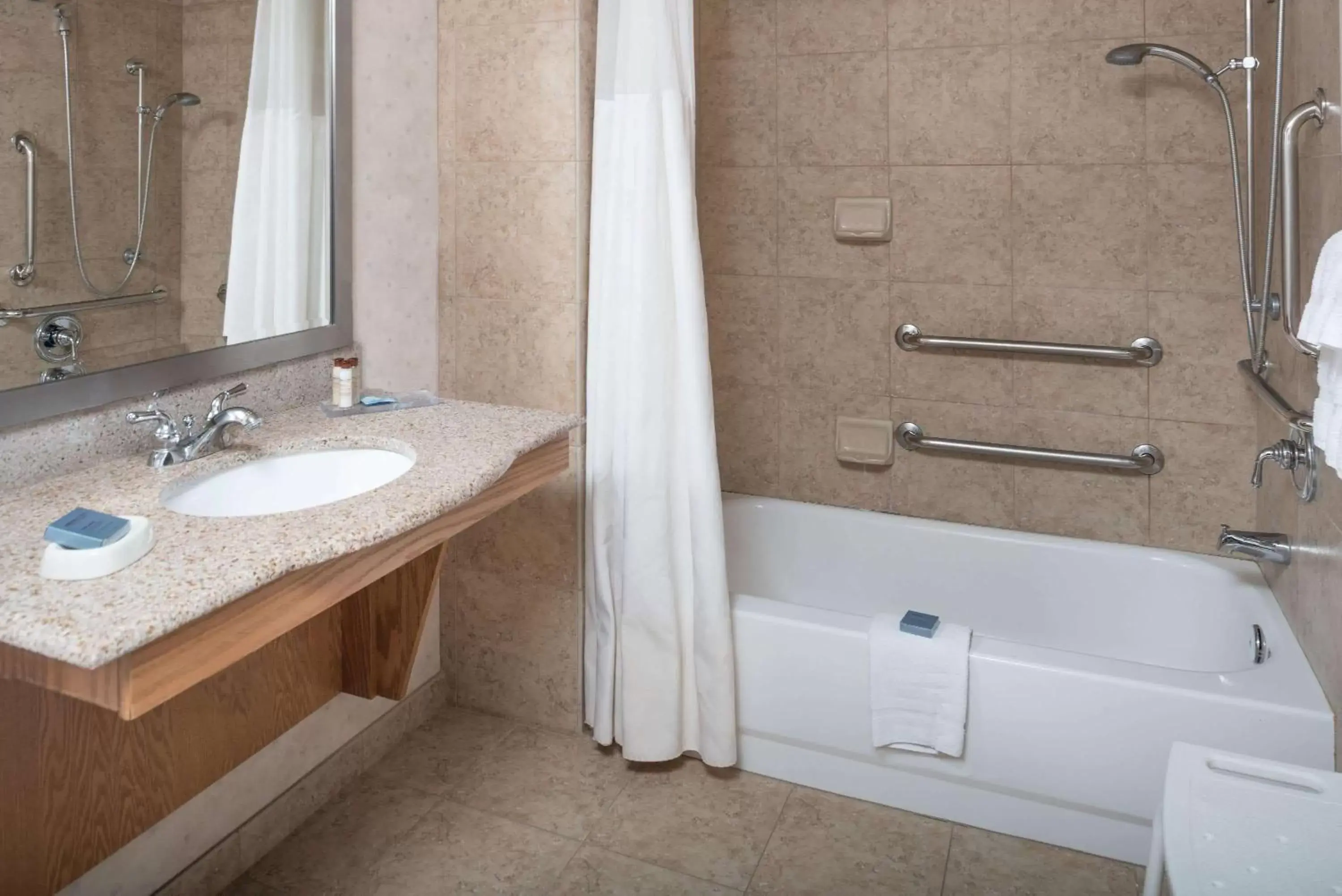 King Room - Mobility Access/Non-Smoking in Wingate by Wyndham Spokane Airport King Room - Mobility Access/Non-Smoking in Wingate by Wyndham Spokane Airport