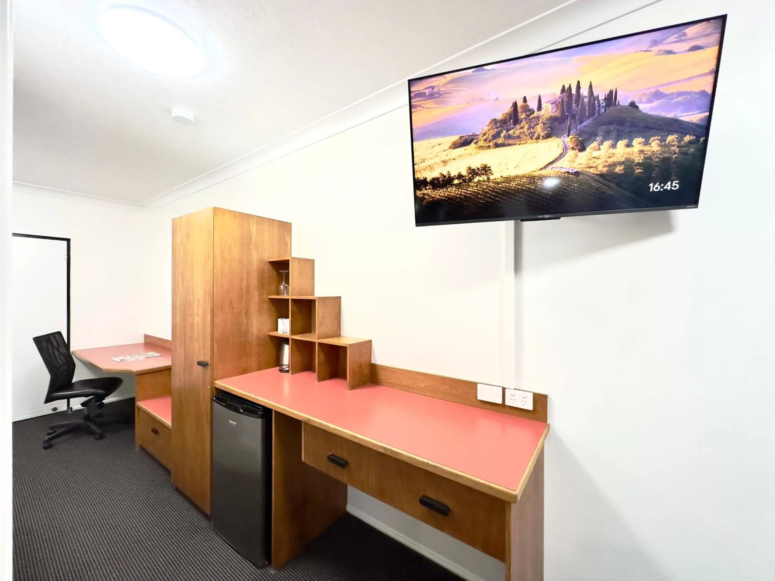 TV and multimedia in Mackay Resort Motel