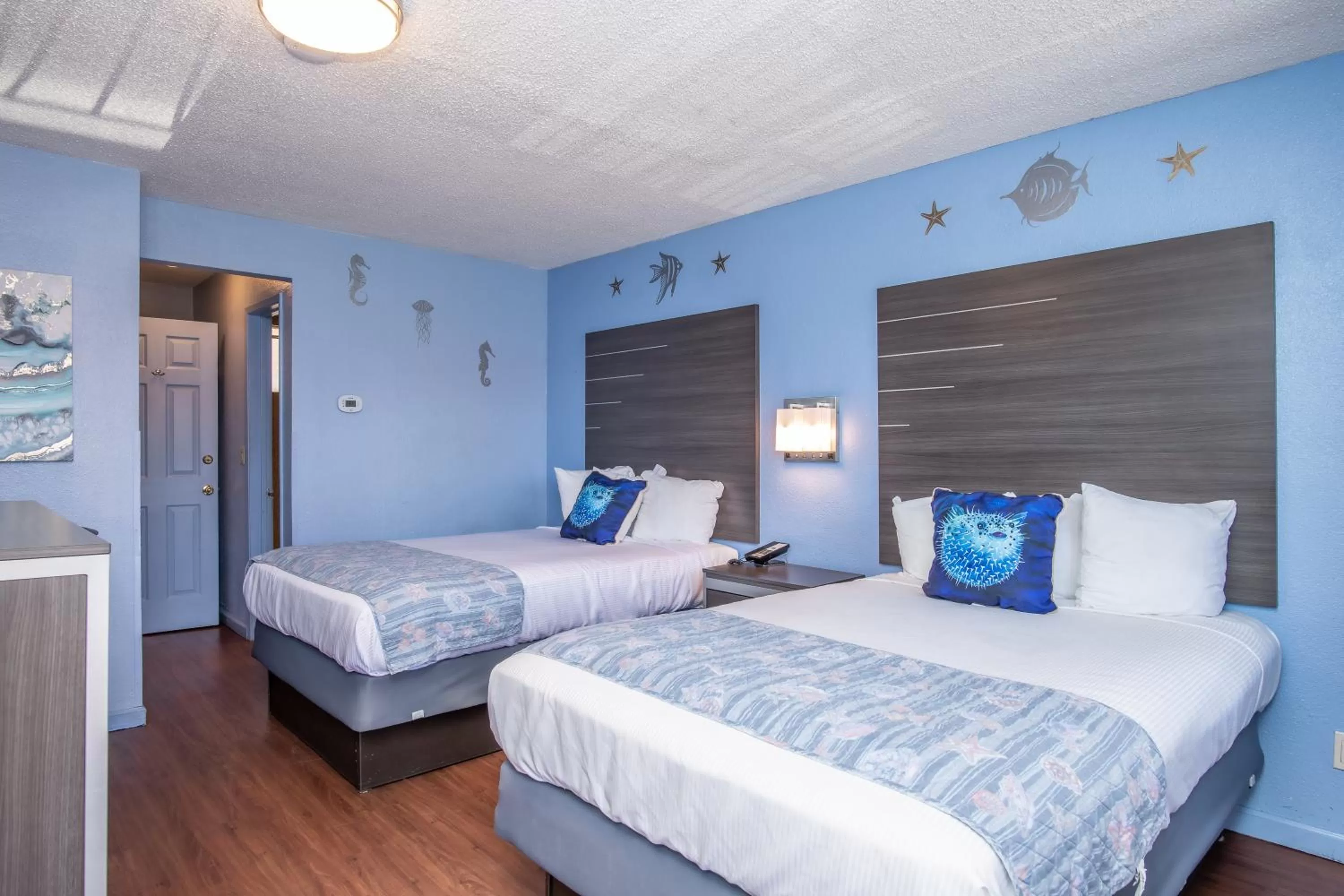 Bed in Aqua Breeze Inn