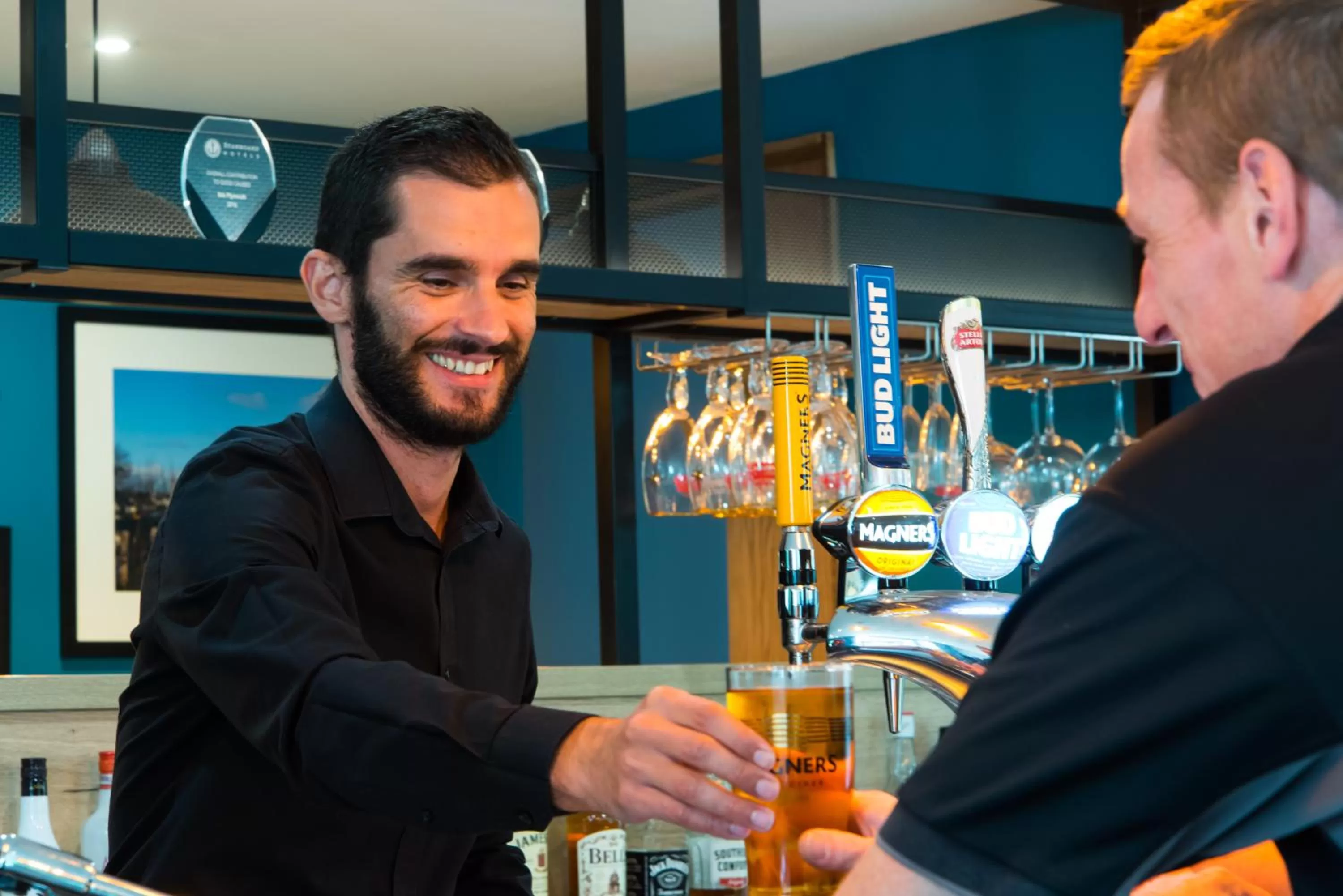 Lounge or bar in ibis Plymouth