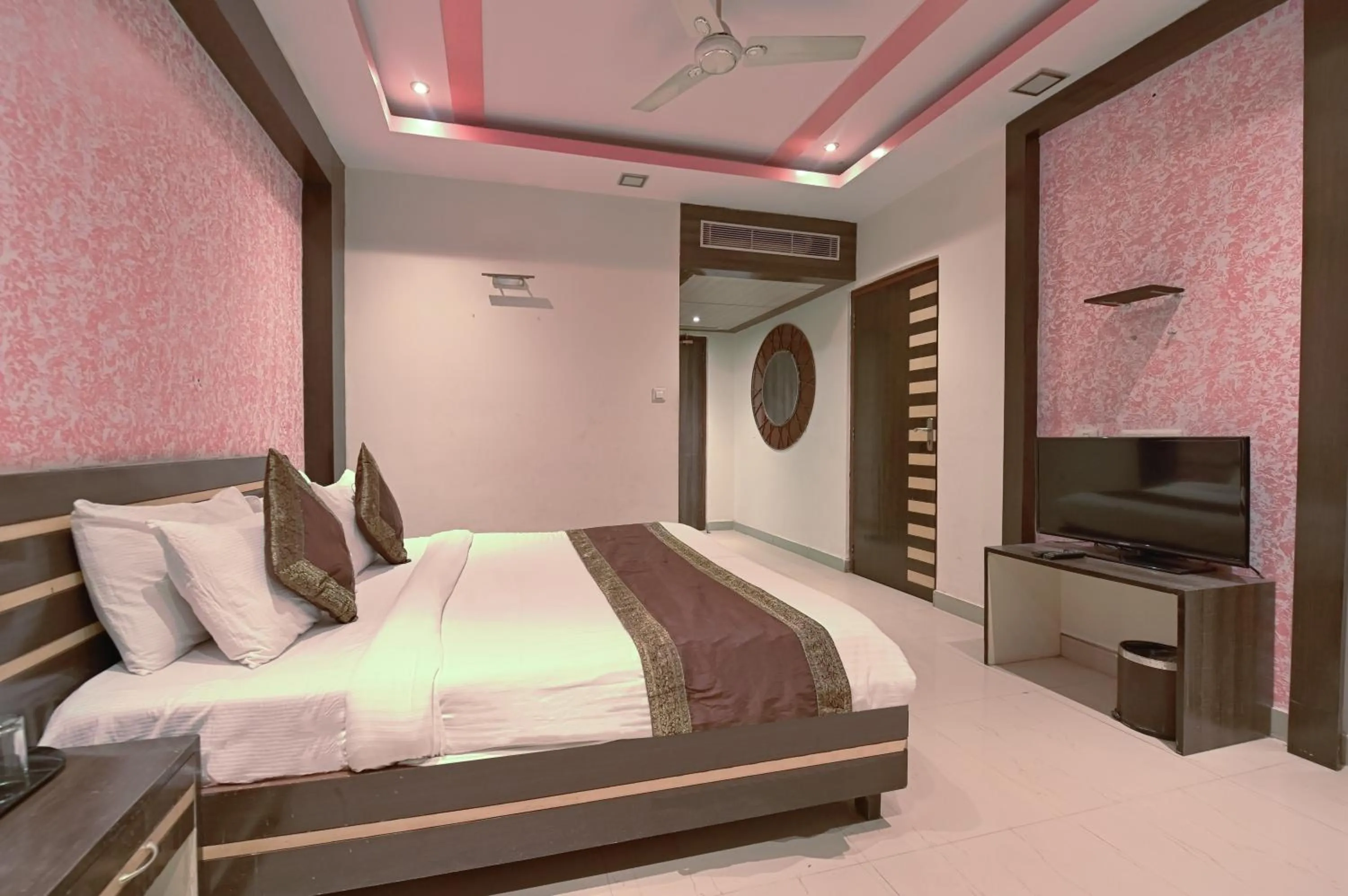 Bed in The Byke Boutique - Hotel Grassfield, Jaipur