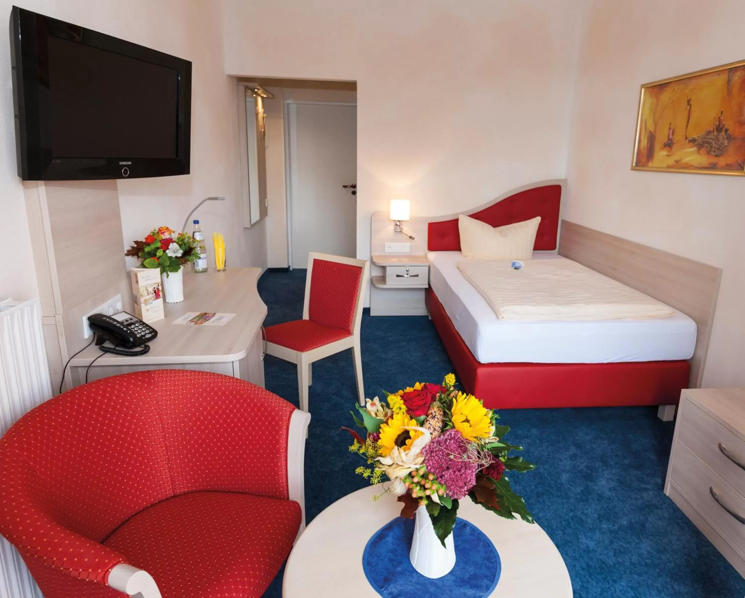 Budget Single Room - single occupancy in Hotel Hochsauerland 2010 Budget Single Room - single occupancy in Hotel Hochsauerland 2010