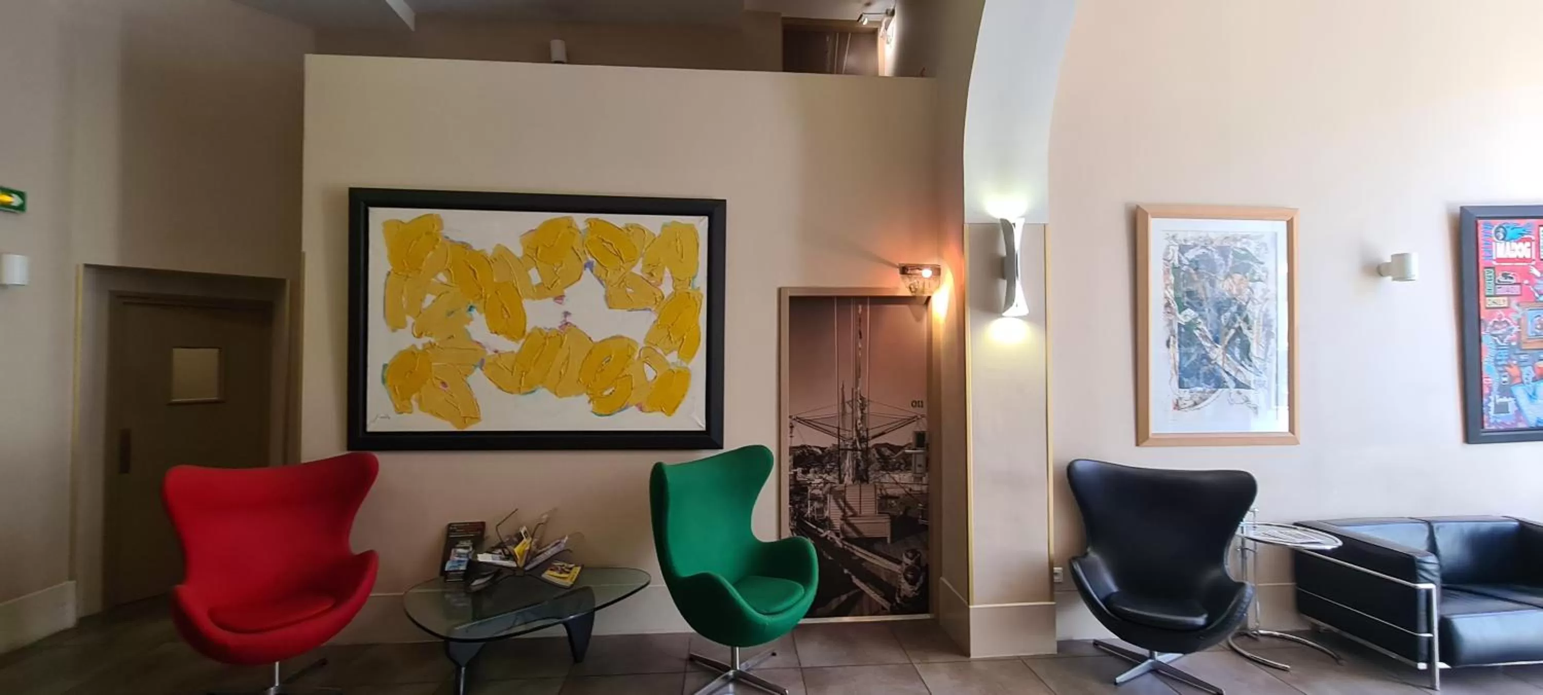 Seating area in Hôtel Amirauté