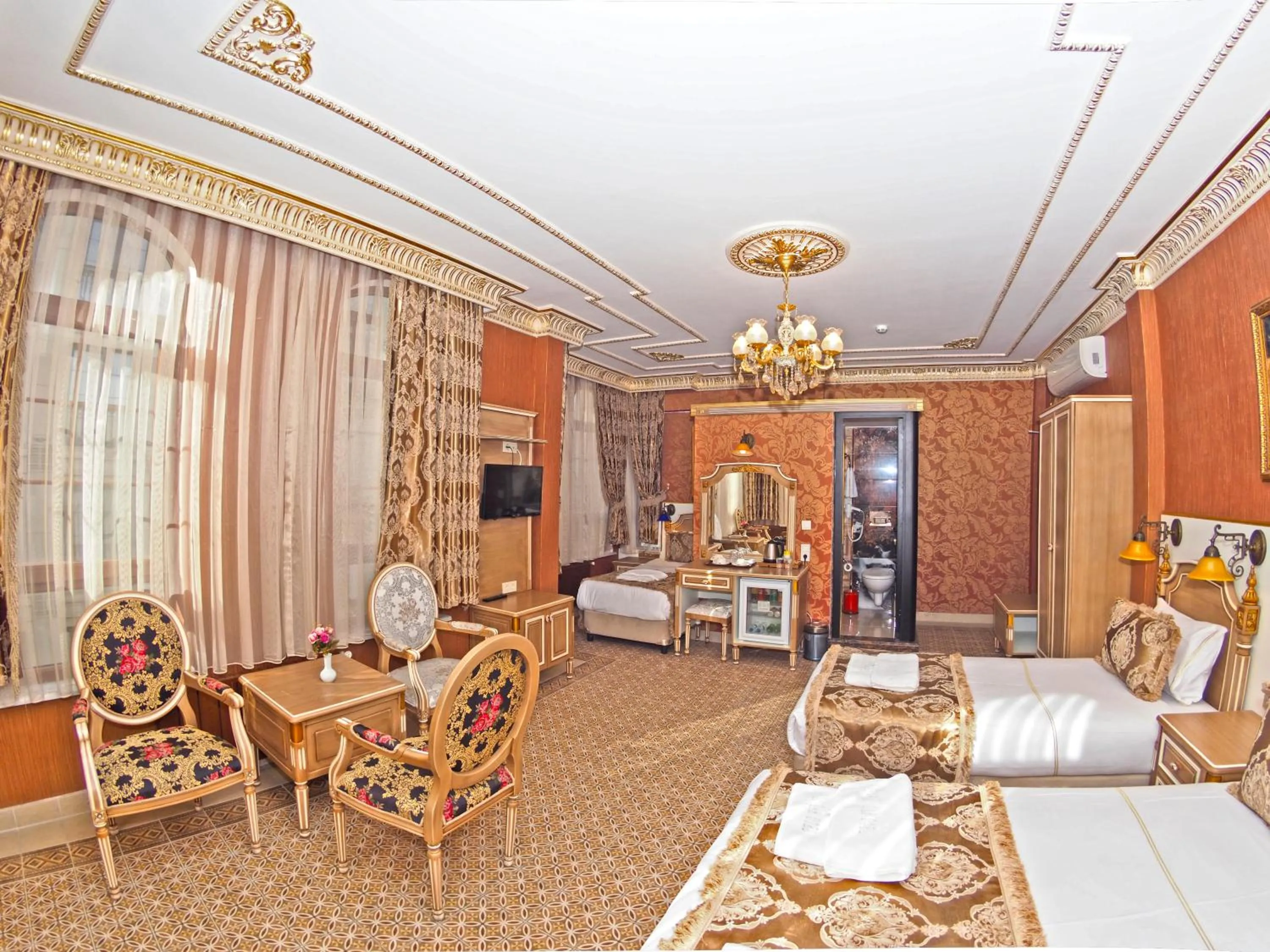 Bed in Glamour Classic Hotel Istanbul Sirkeci