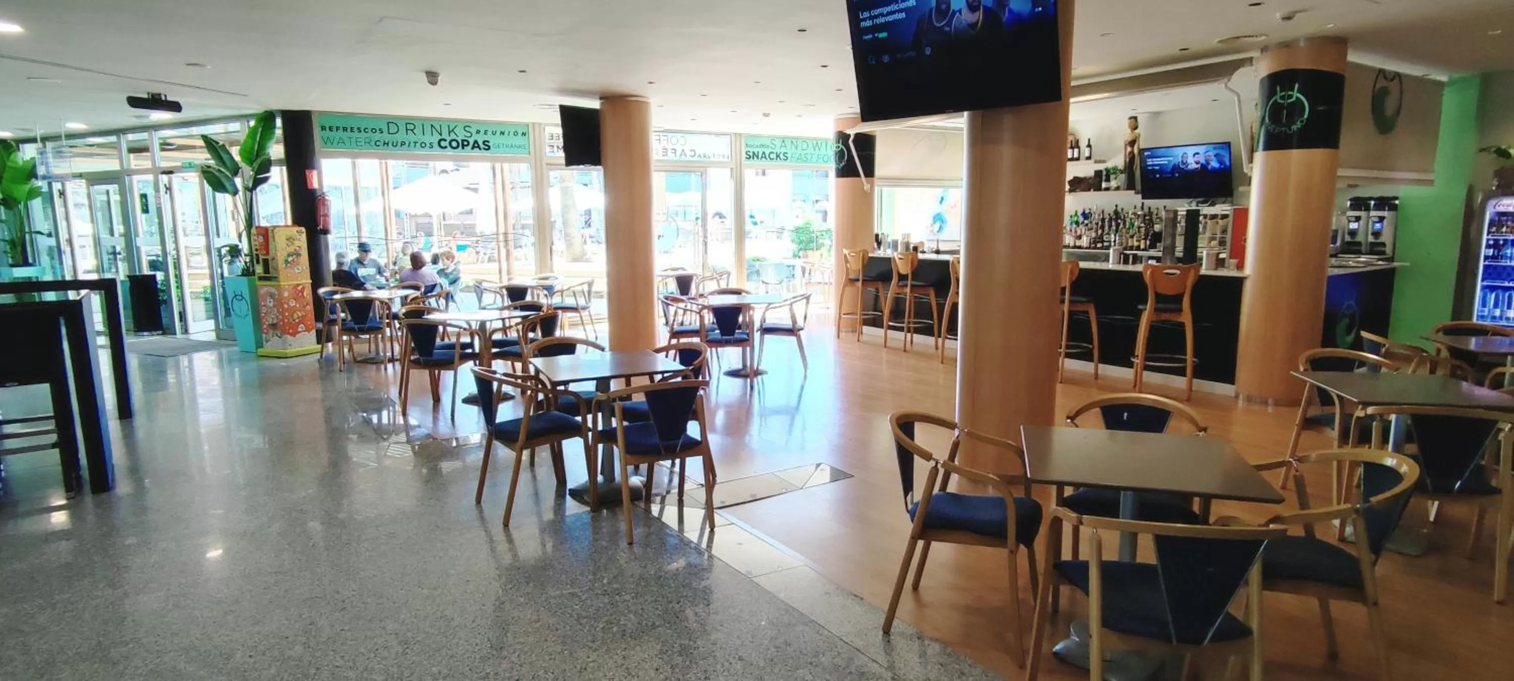 Lounge or bar in Hotel Neptuno by ON Hotels Group