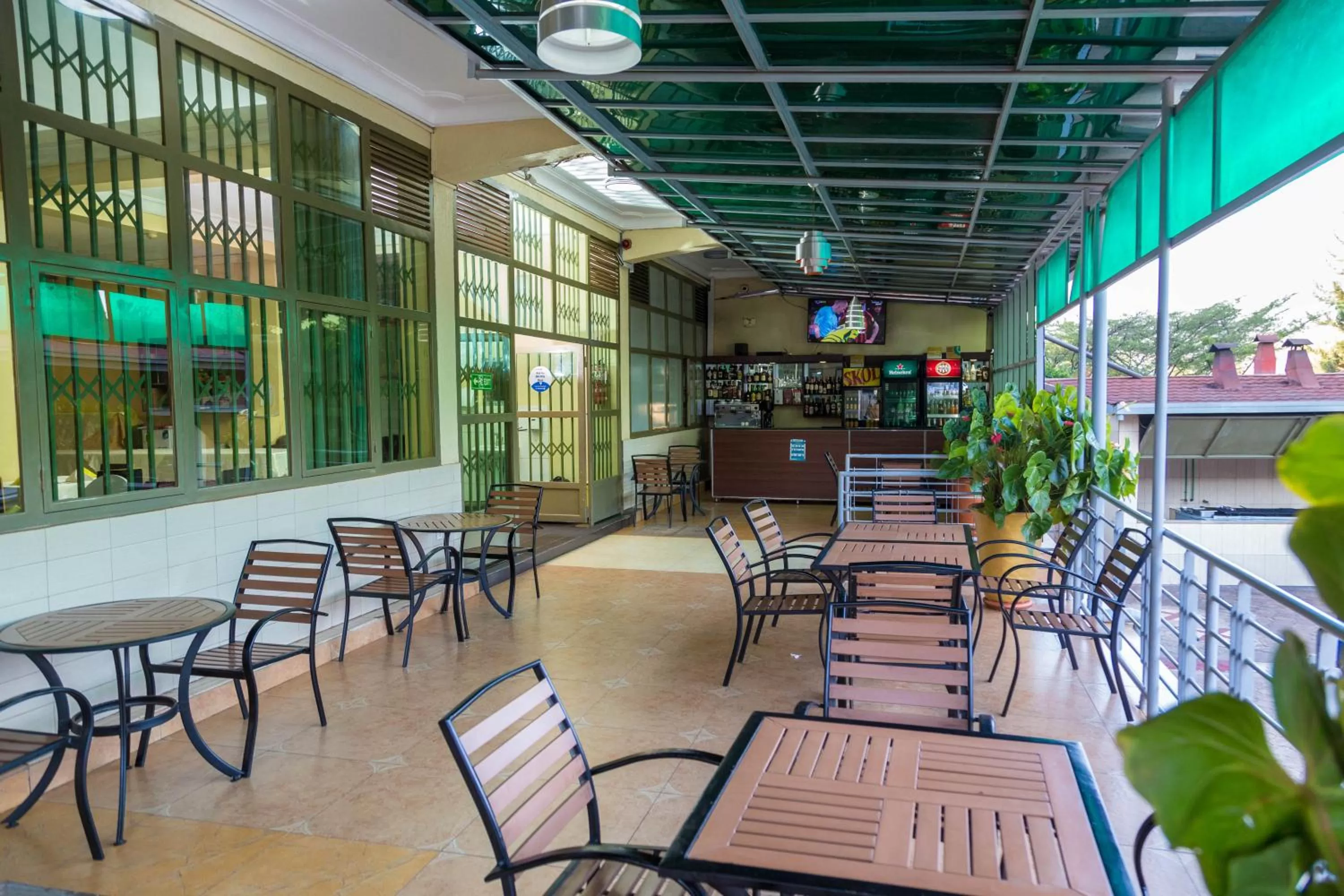 Restaurant/places to eat in Olympic Hotel