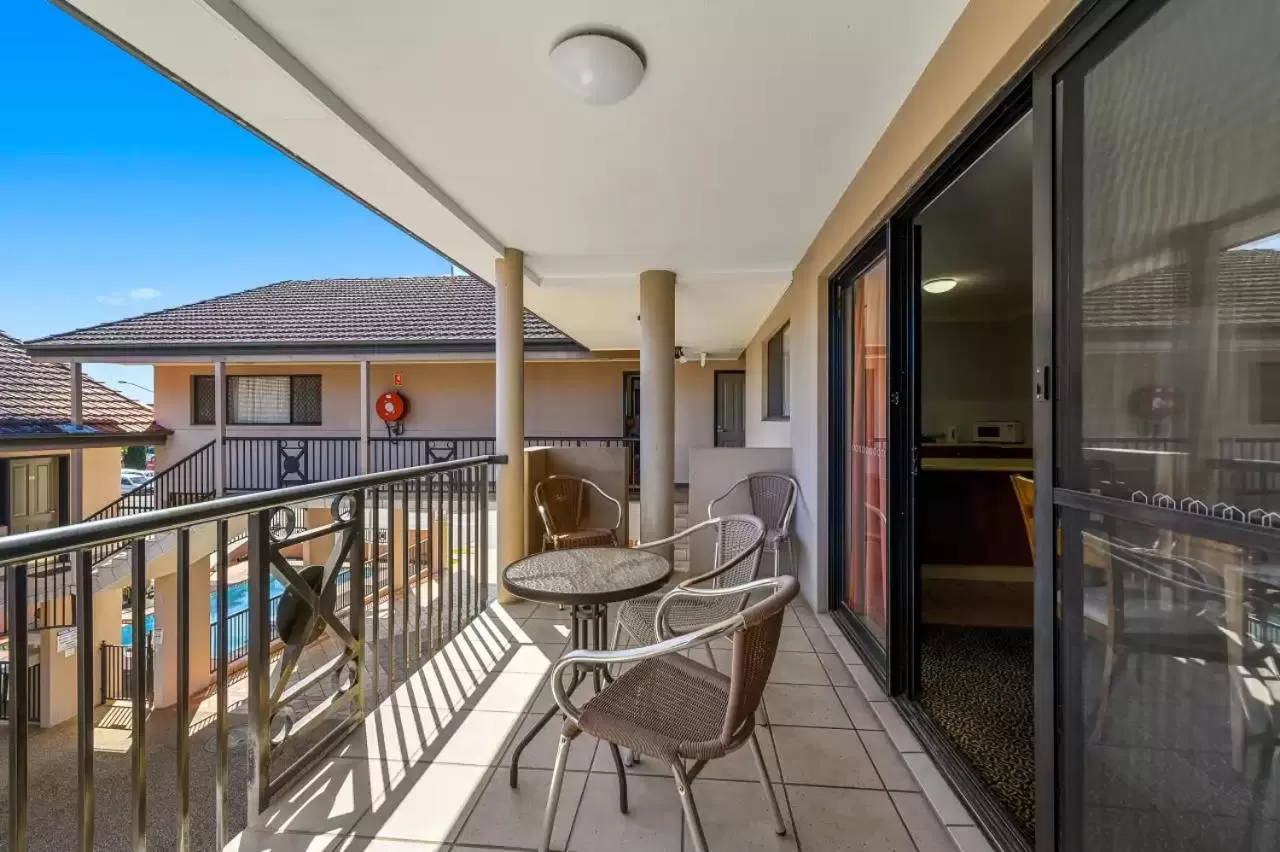 Deluxe Queen Room with Balcony in Comfort Inn Grafton