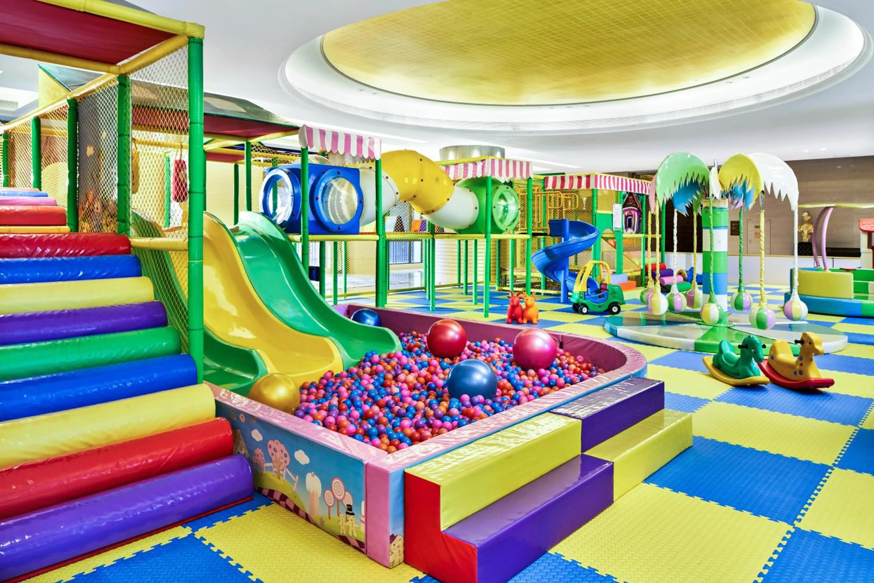 Lobby or reception in Crowne Plaza Tianjin Jinnan by IHG