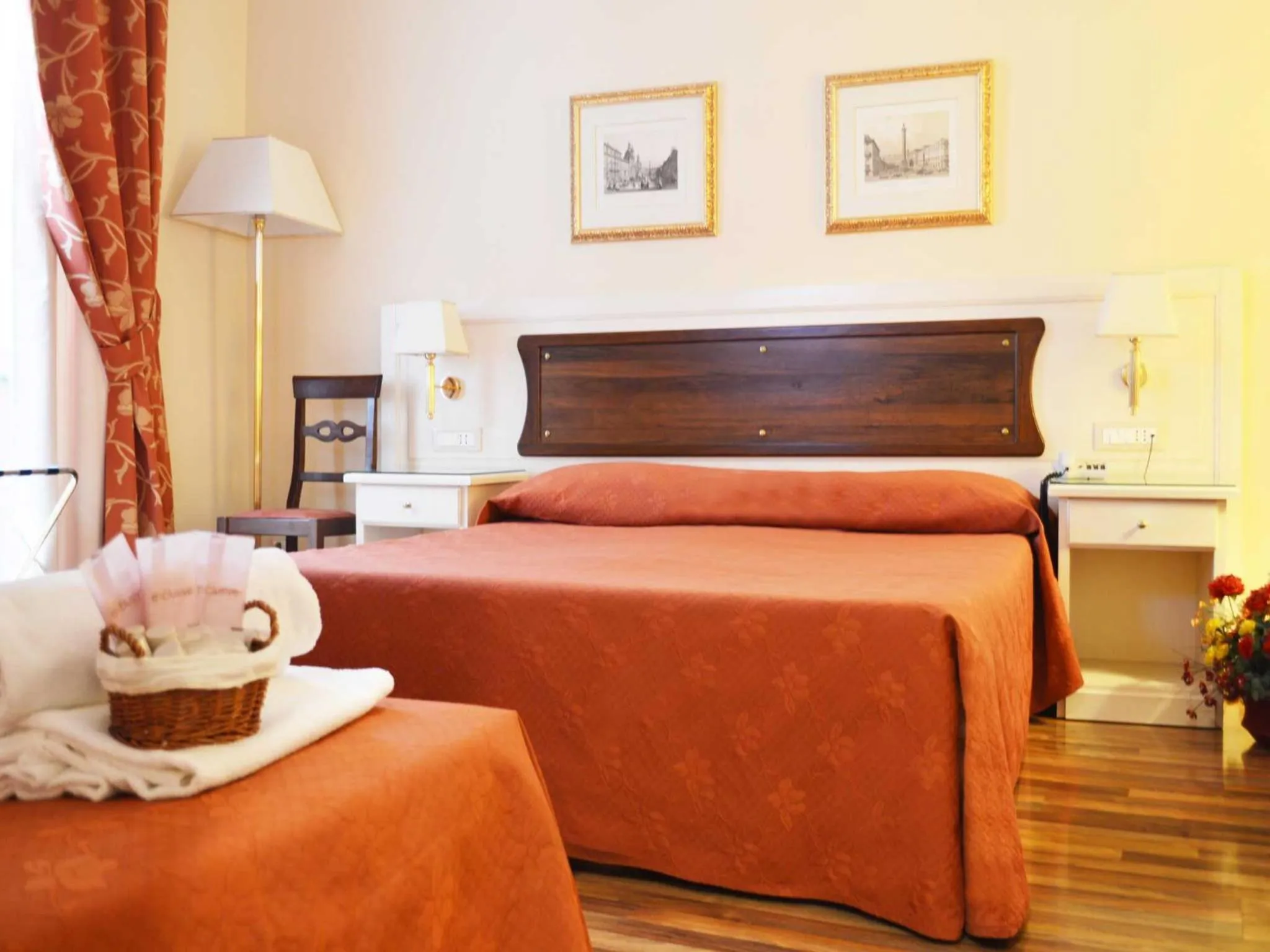 Photo of the whole room, Bed in Residenza Domiziano