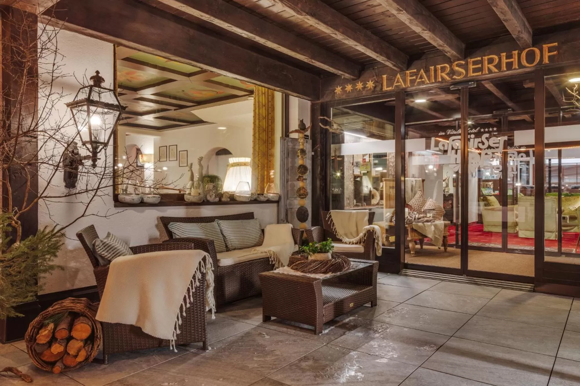 Facade/entrance in Das Lafairs