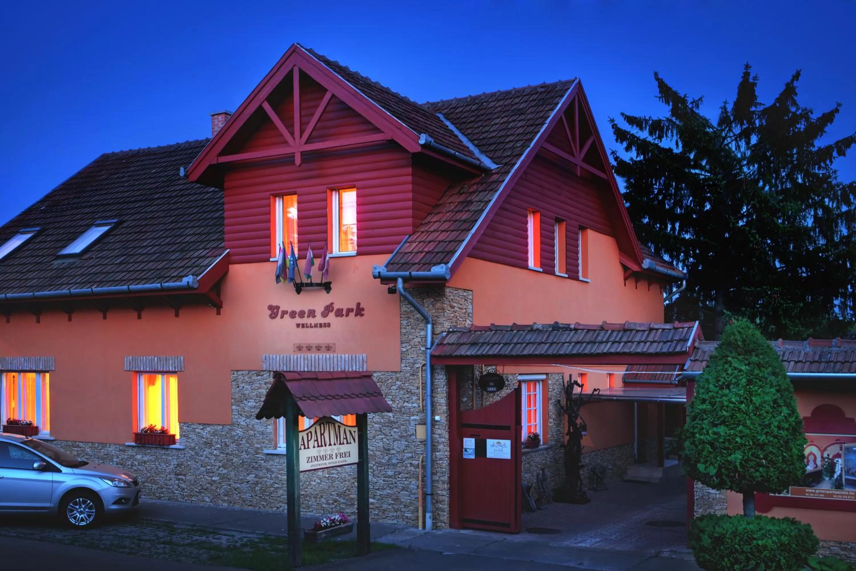 Property Building in Green Park Villa