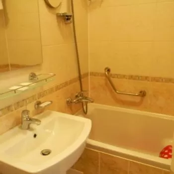 Bathroom in Red Stone