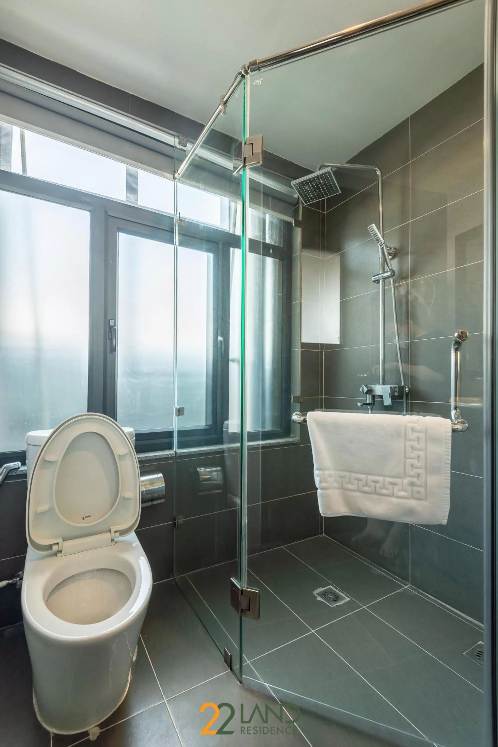 Shower in 22land Residence Hotel 71 Hang Bong Premium