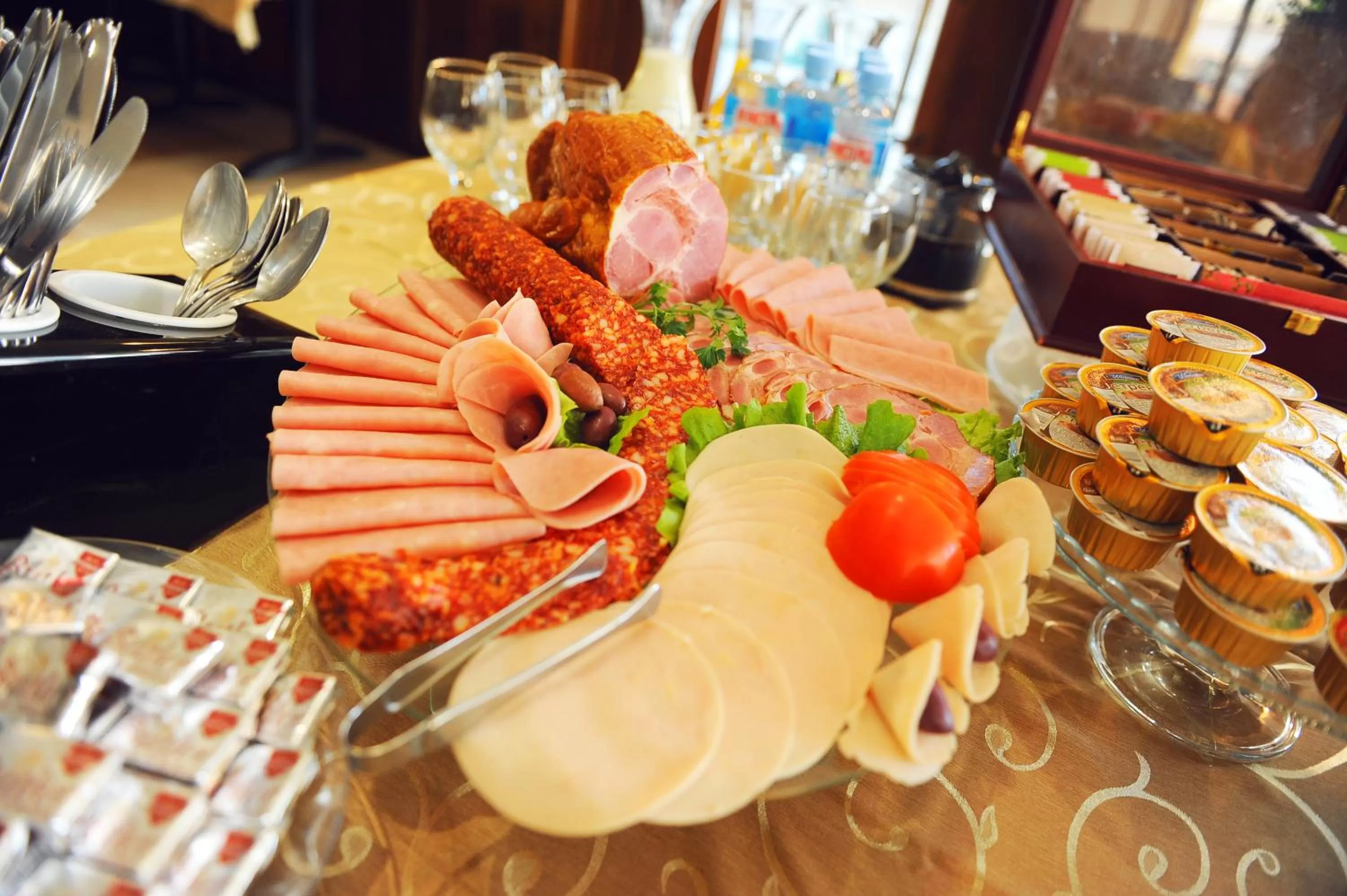 Breakfast, Food in Hotel Treff