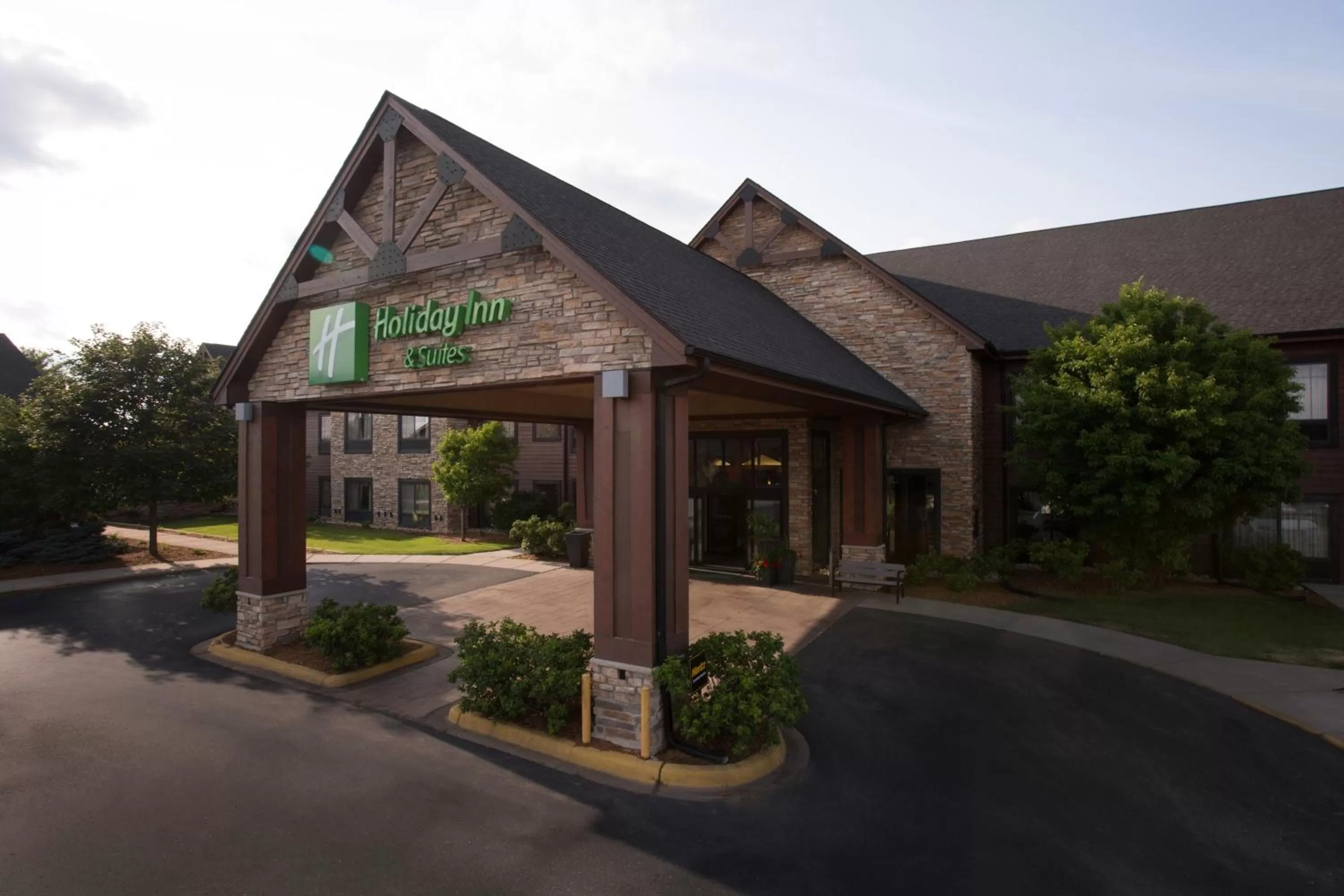 Property building in Holiday Inn St. Paul Northeast - Lake Elmo by IHG