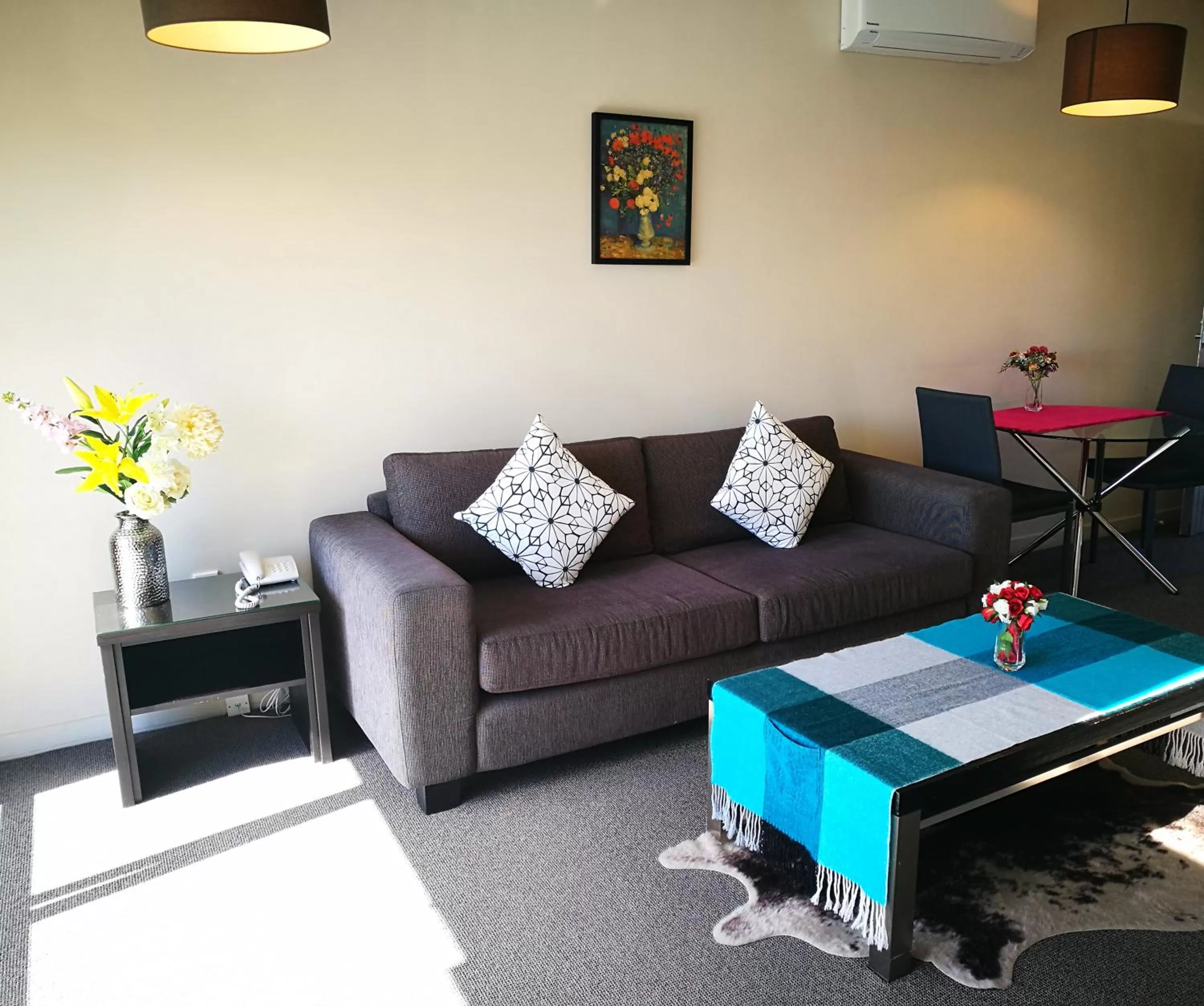 Living room in Belmont Motor Inn