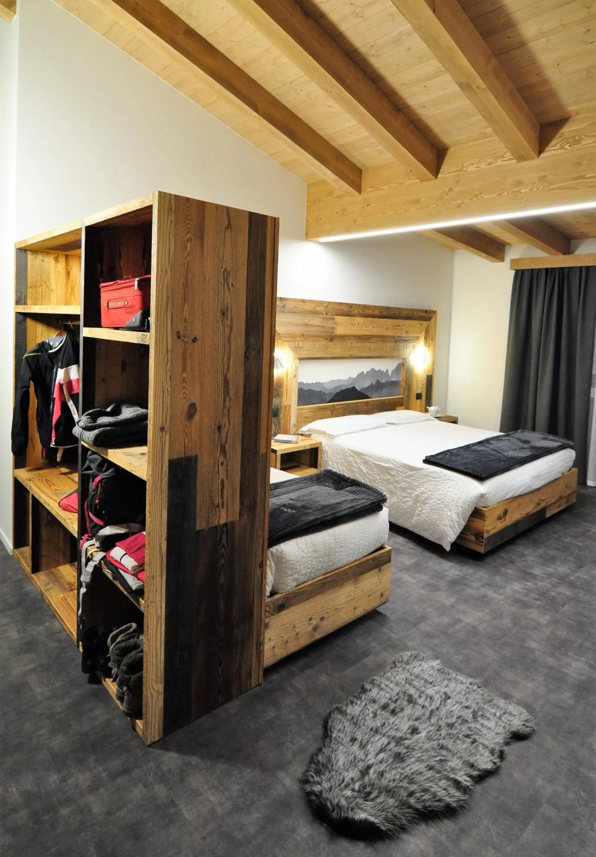 Photo of the whole room, Bed in Albergo Alpino