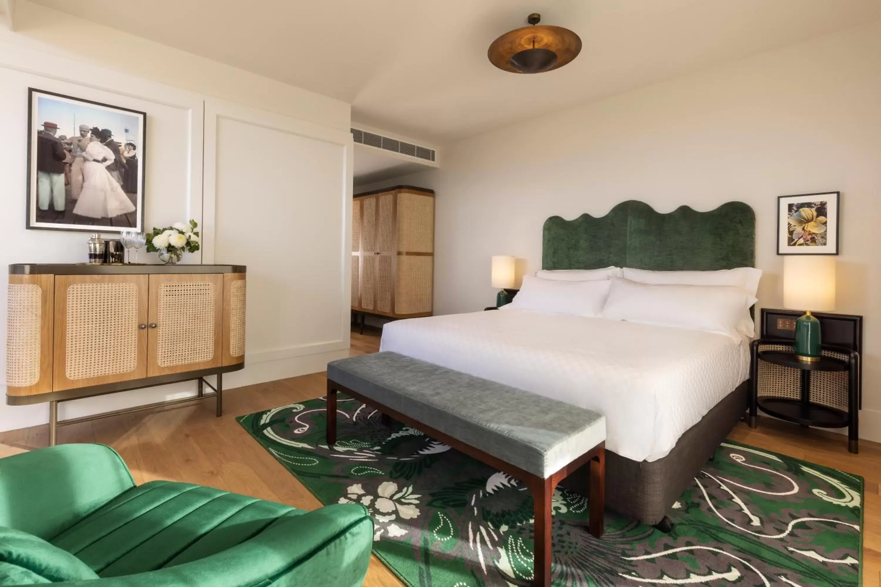 Classic King Room with Bath in InterContinental Sorrento Mornington Peninsula Classic King Room with Bath in InterContinental Sorrento Mornington Peninsula