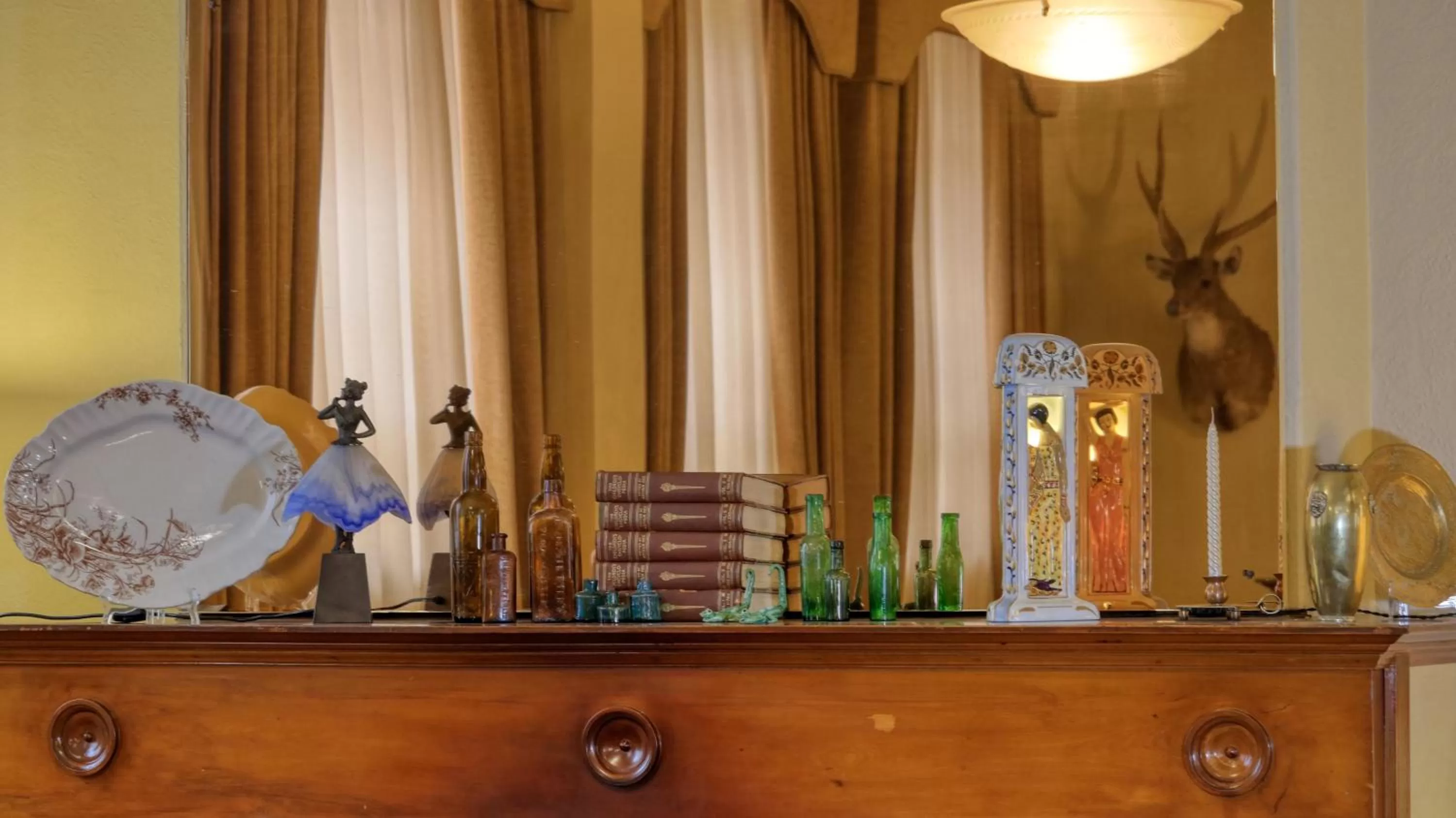 Decorative detail in Royal Exchange Hotel