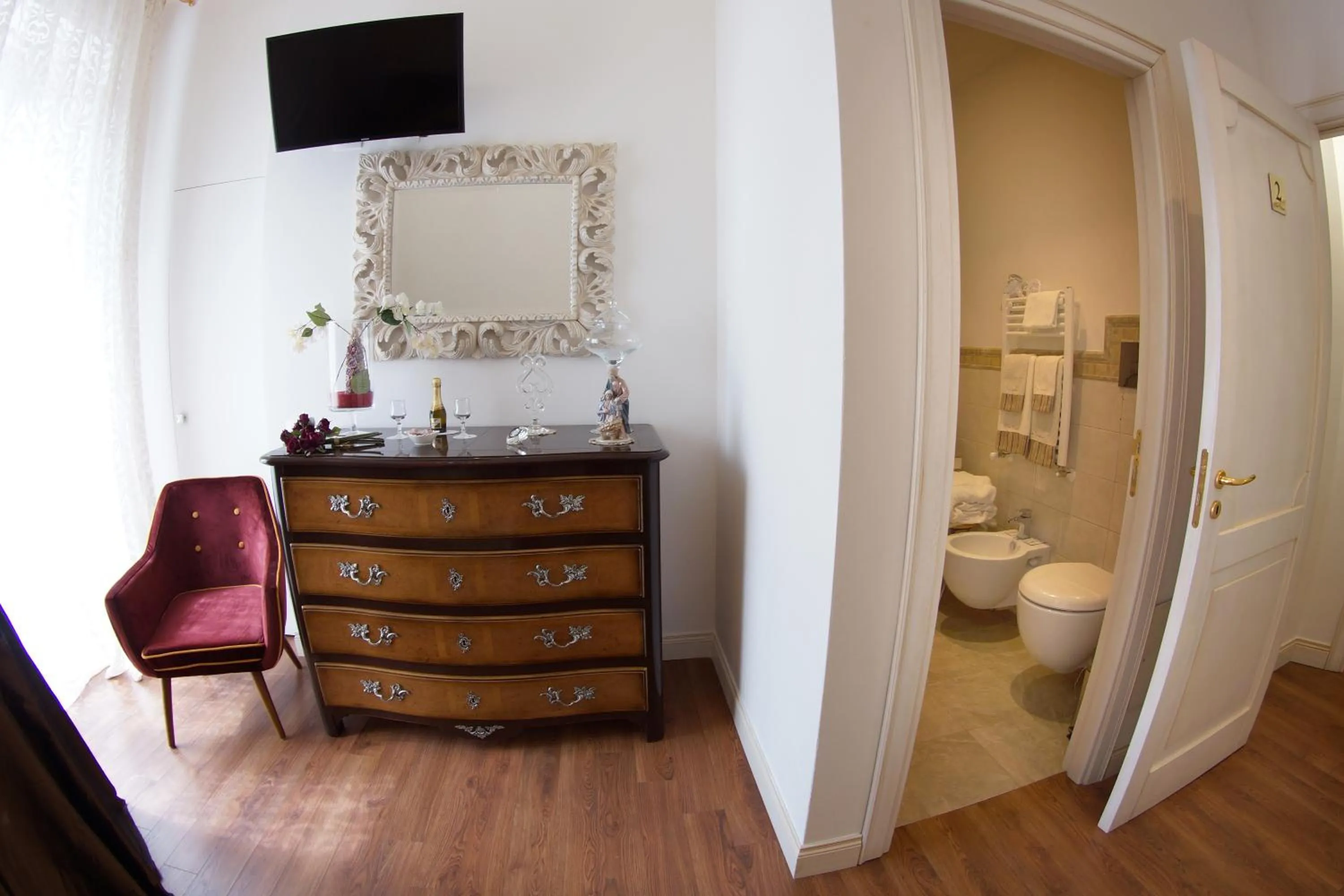 Photo of the whole room in B&B Palazzo del Teatro