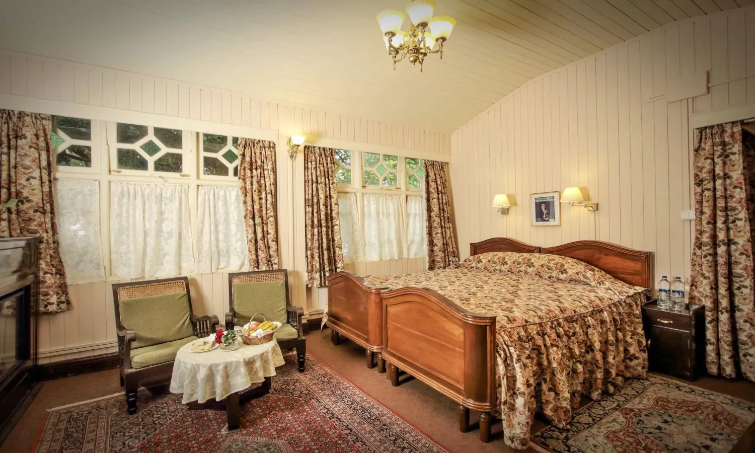 Bed in Windamere Hotel - A Colonial Heritage