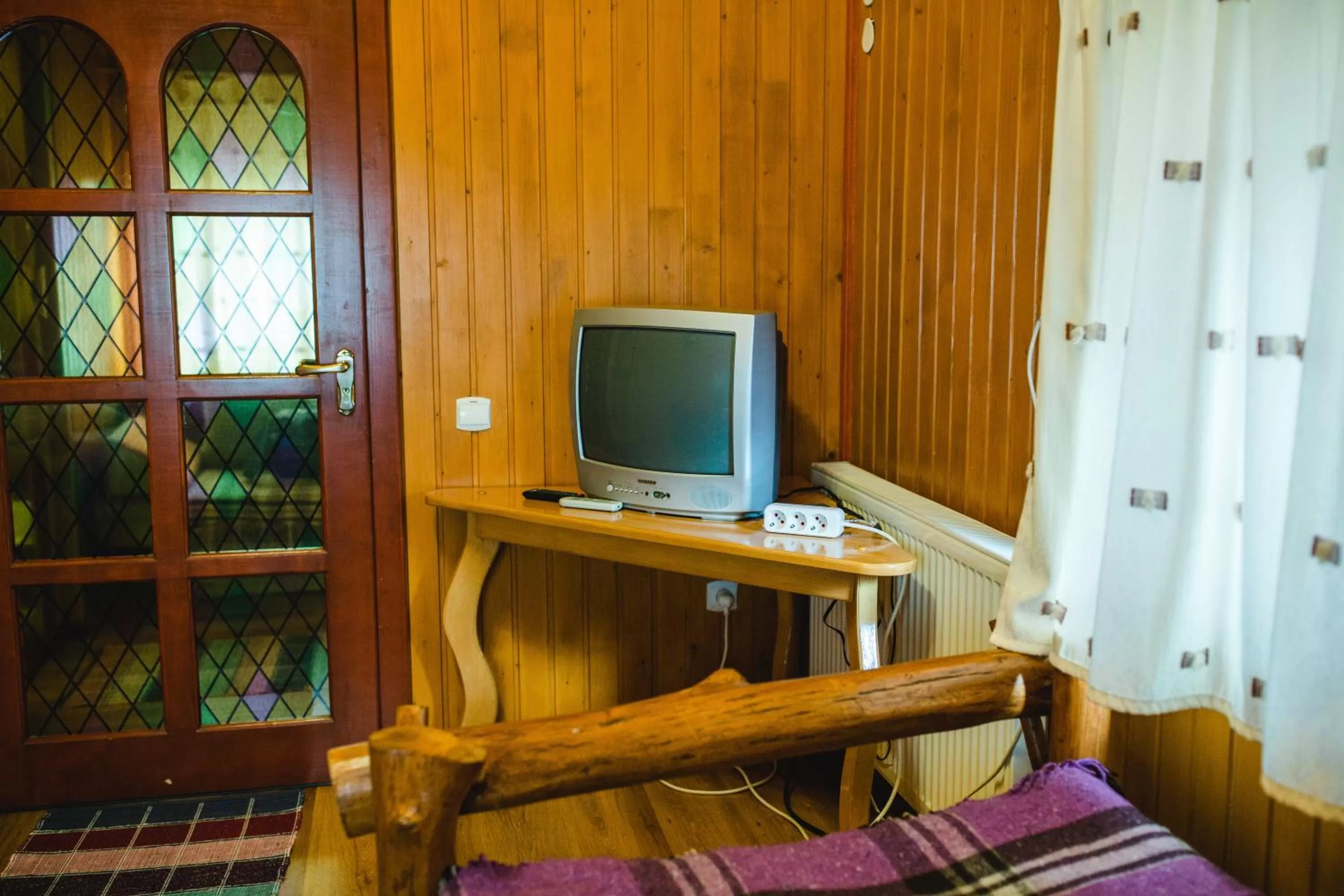 TV and multimedia in Kolyba Opryshkiv