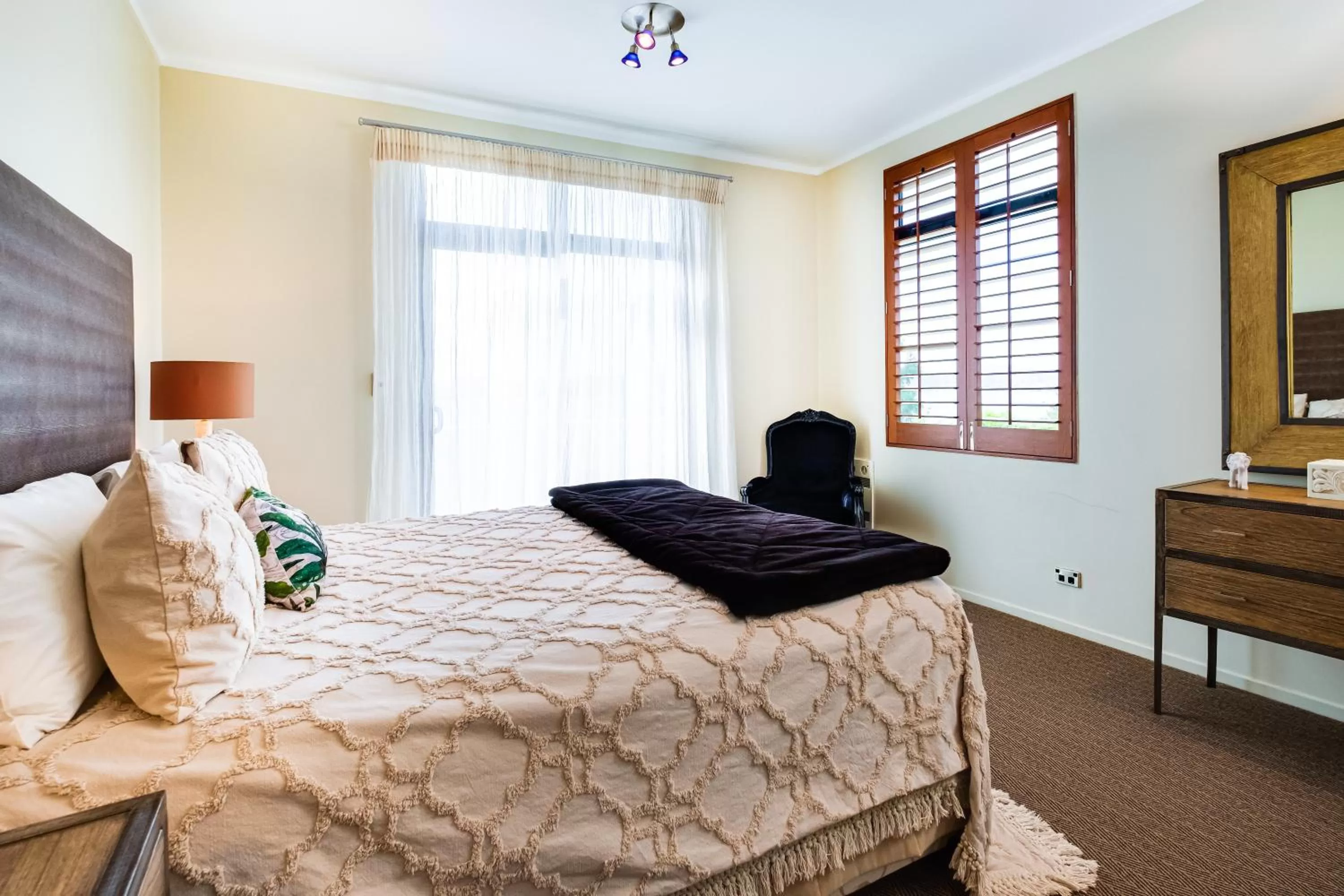 Bed in On The Point - Lake Rotorua