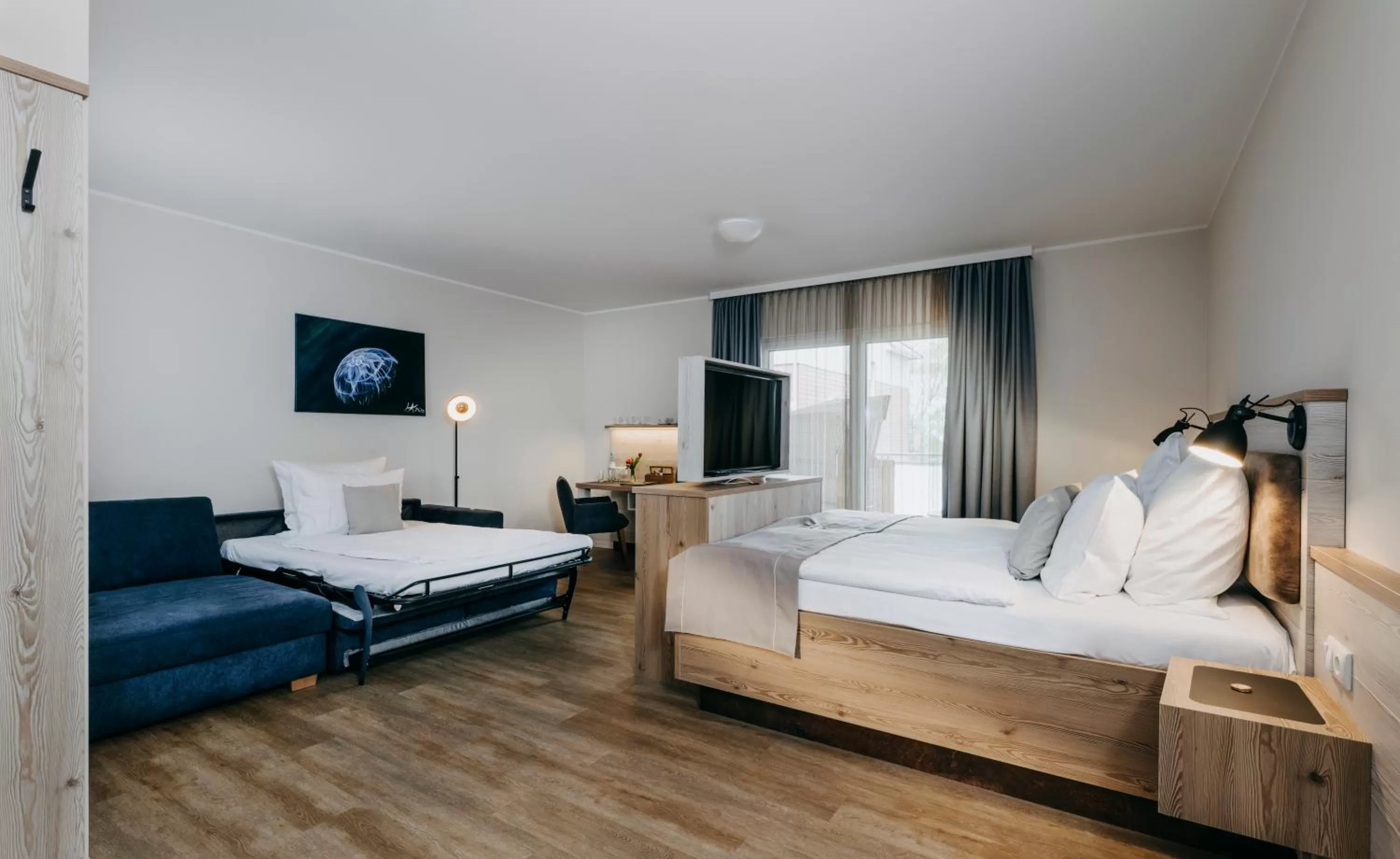 Photo of the whole room, Bed in Hotel Alter Muschelsaal