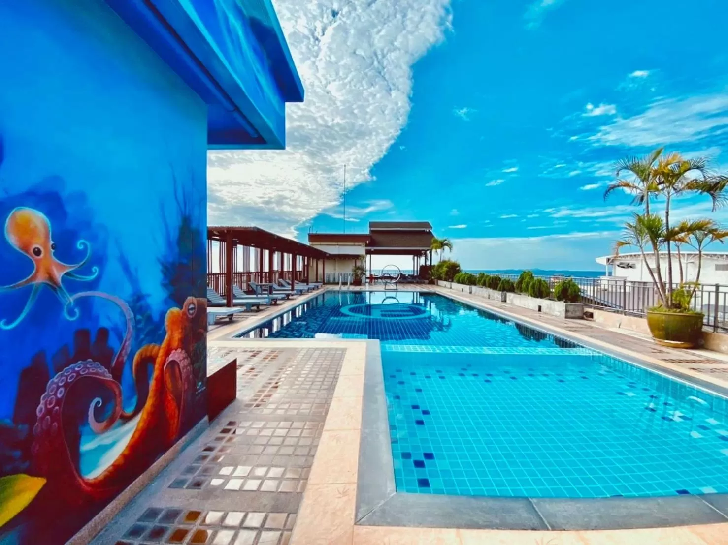 Swimming pool in Baywalk Residence Pattaya