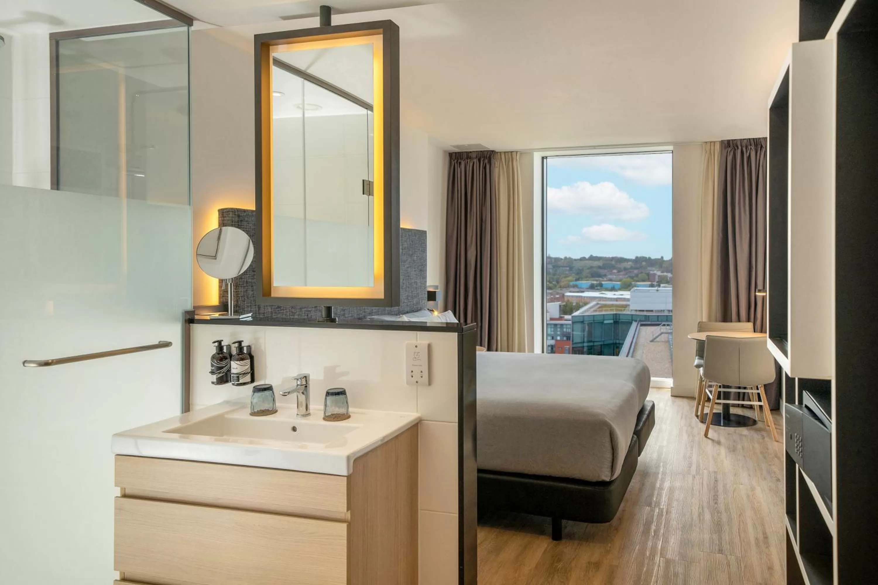 Bathroom, Bed in INNSiDE by Meliá Liverpool