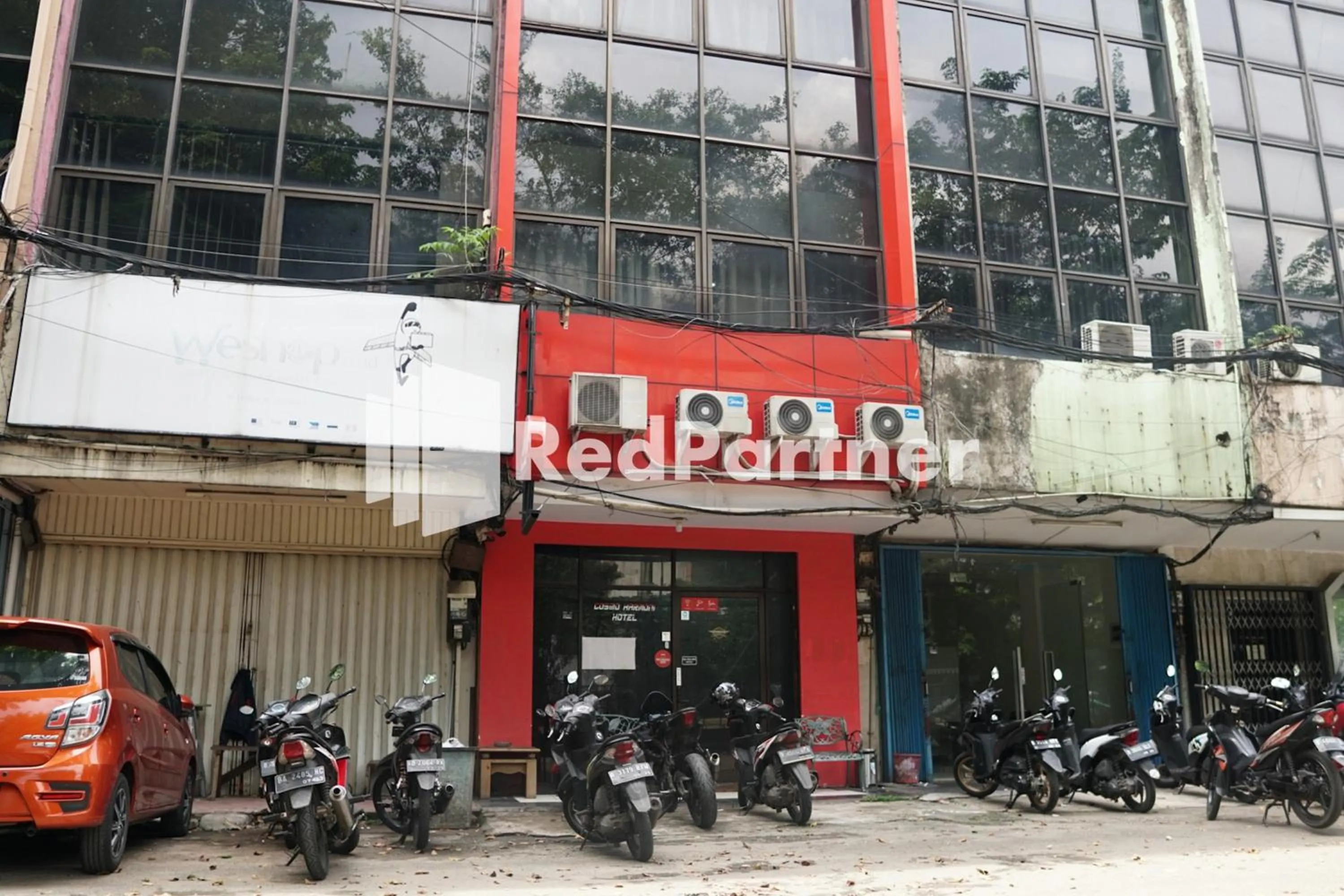 Property building in Cosmo Harmoni RedPartner
