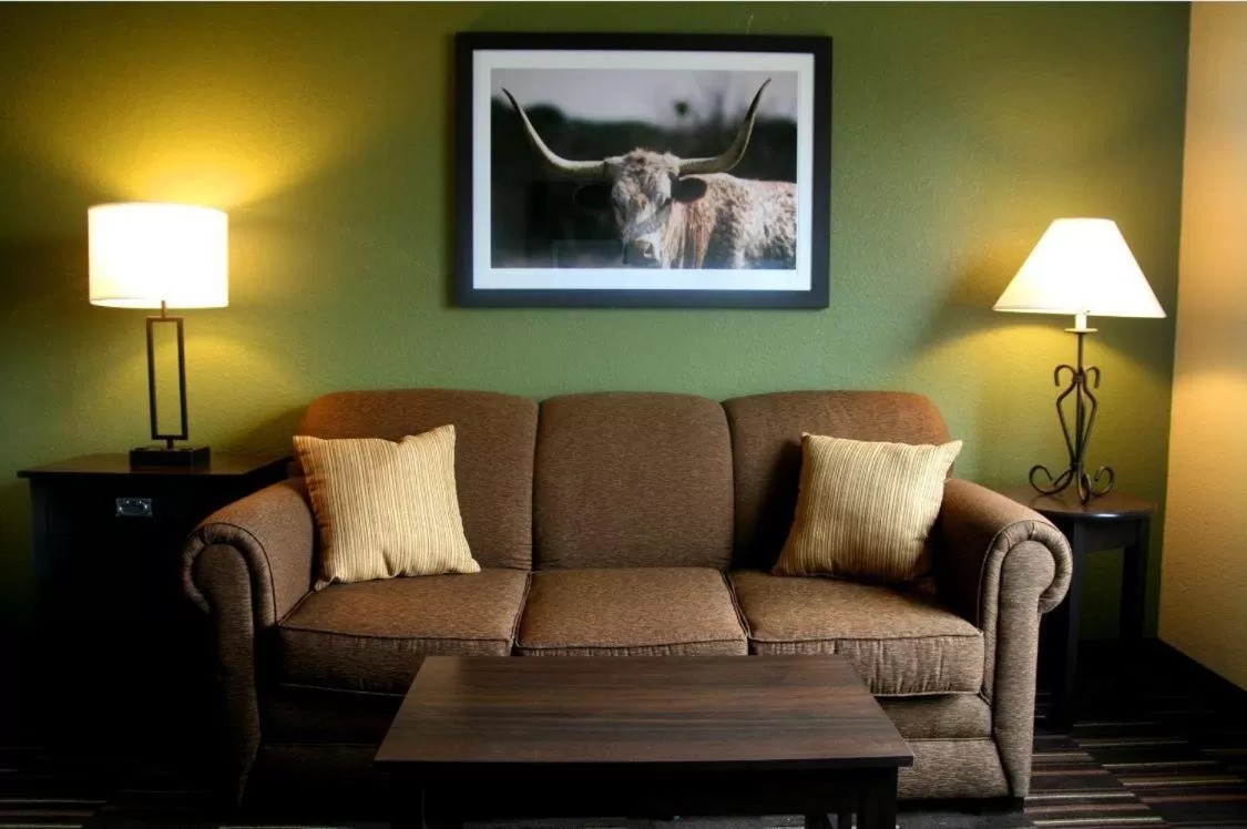 Seating area in Comfort Inn & Suites Beeville