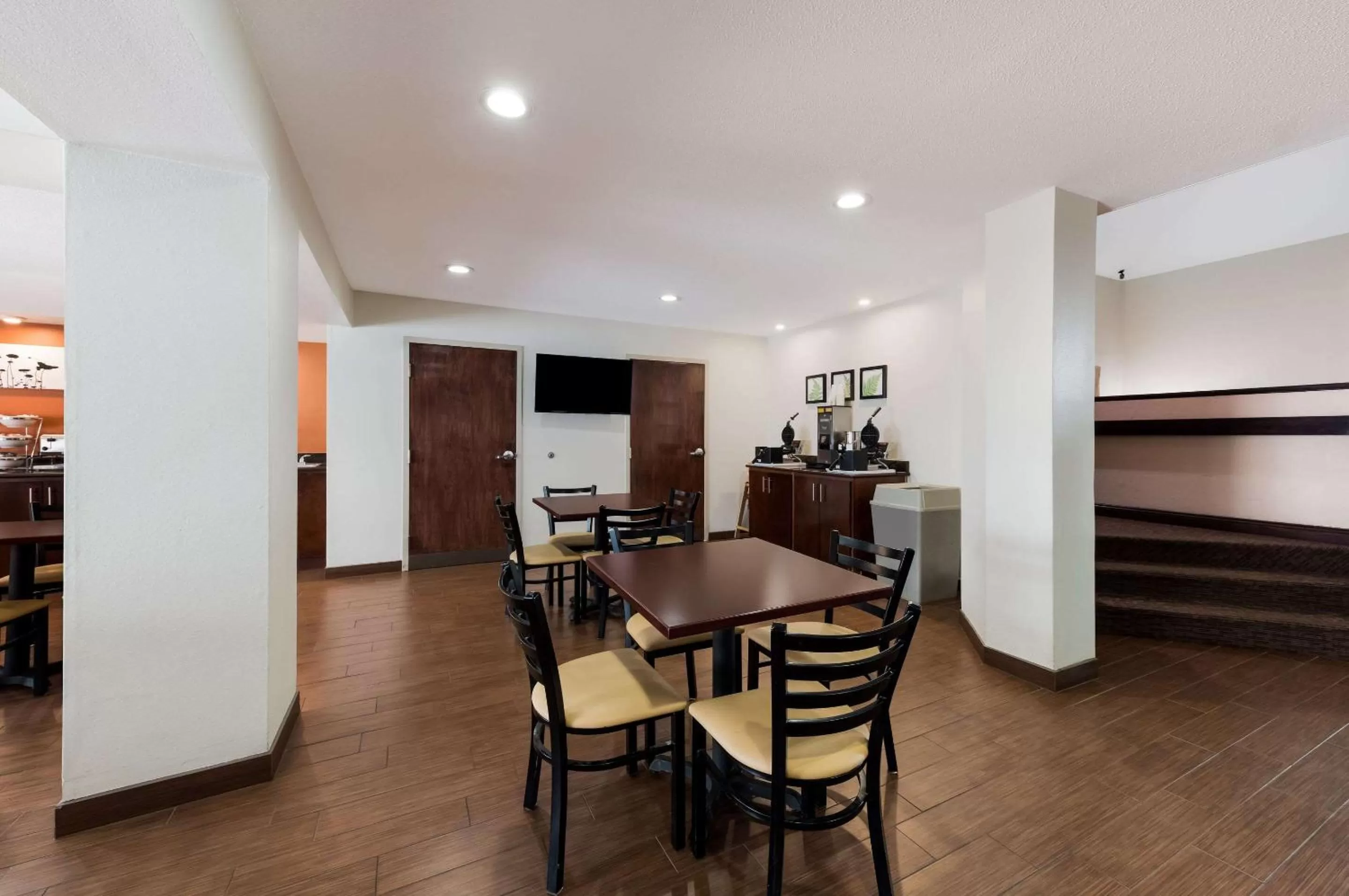 Breakfast in Sleep Inn Kernersville I-40