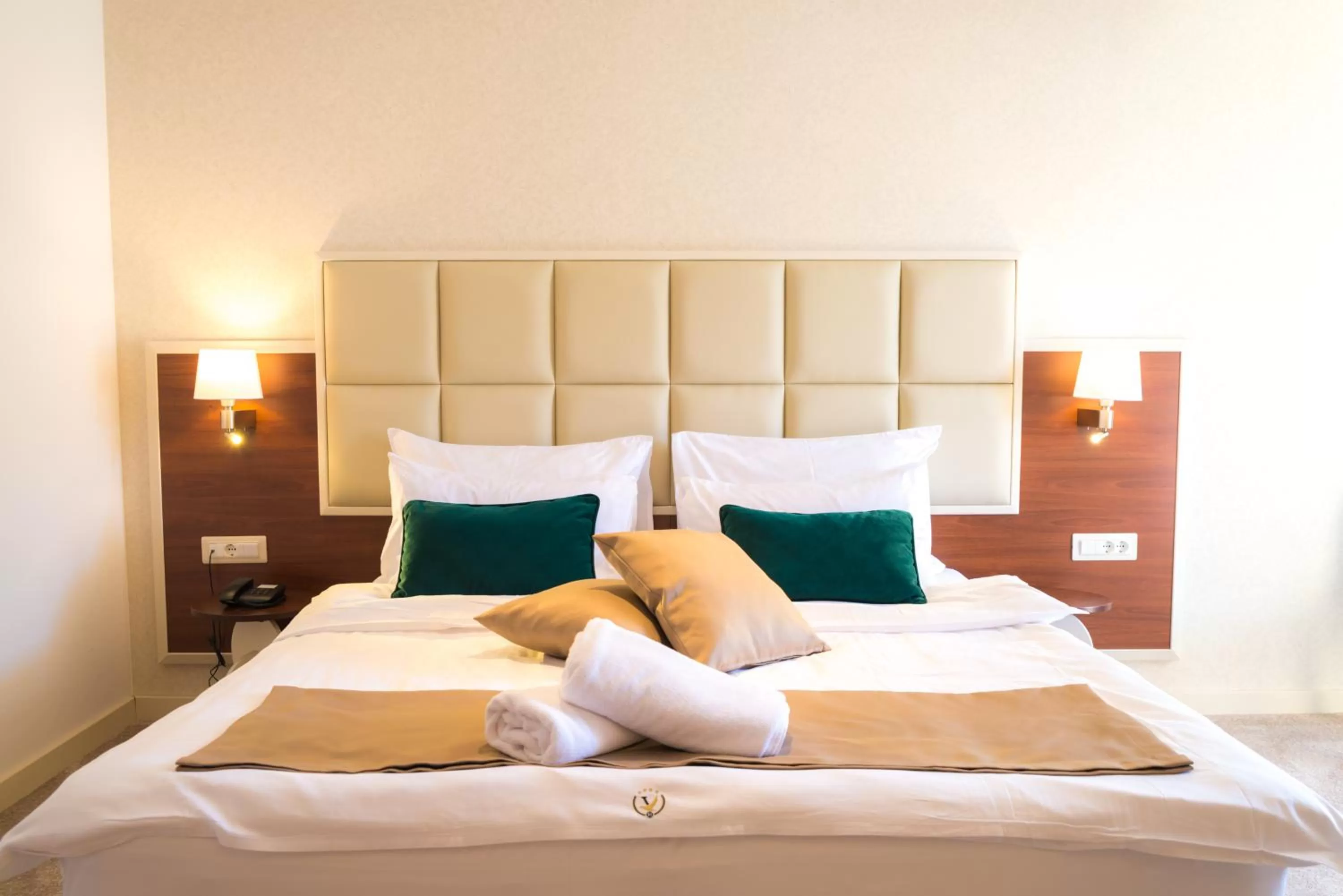 Bedroom, Bed in Hotel Kadmo by Aycon