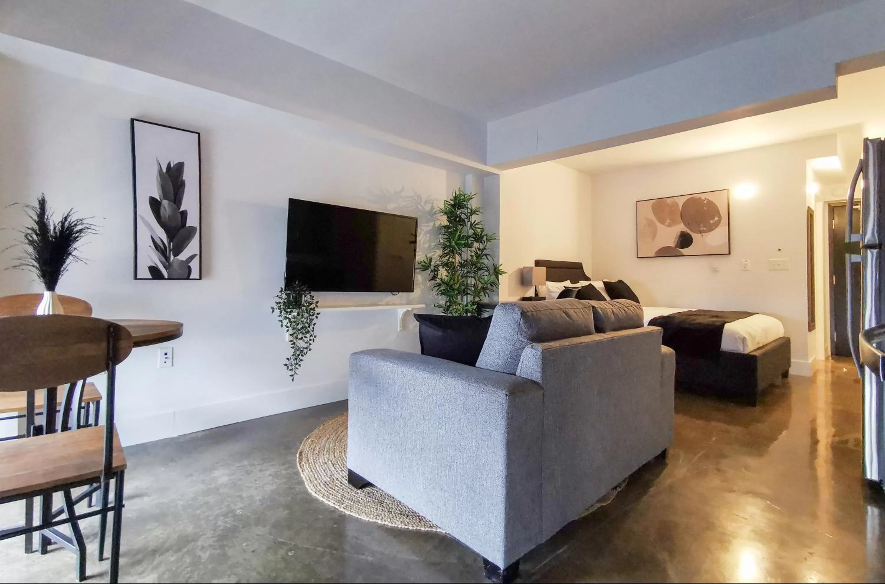 Cameo Hotel and Suites