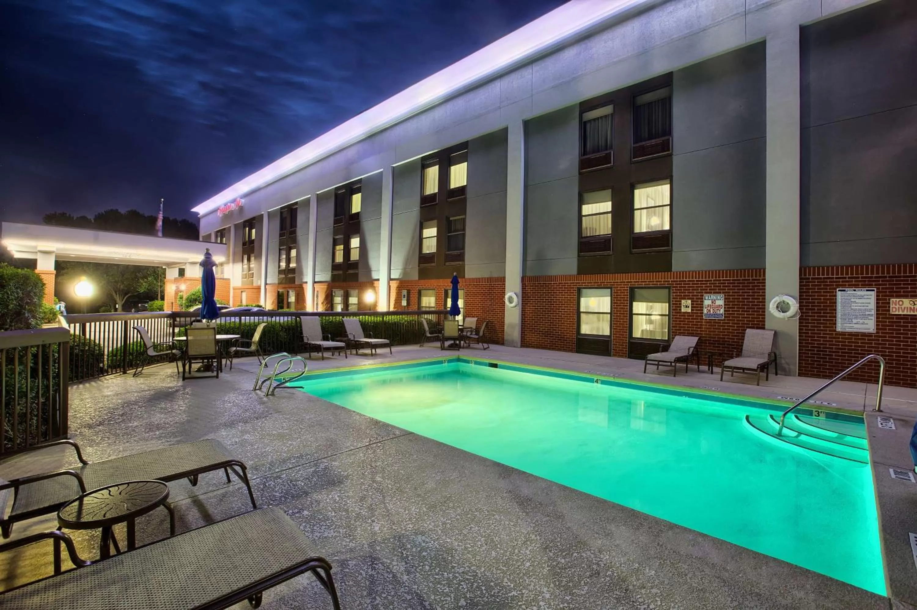 Pool view in Hampton Inn Raleigh/Garner
