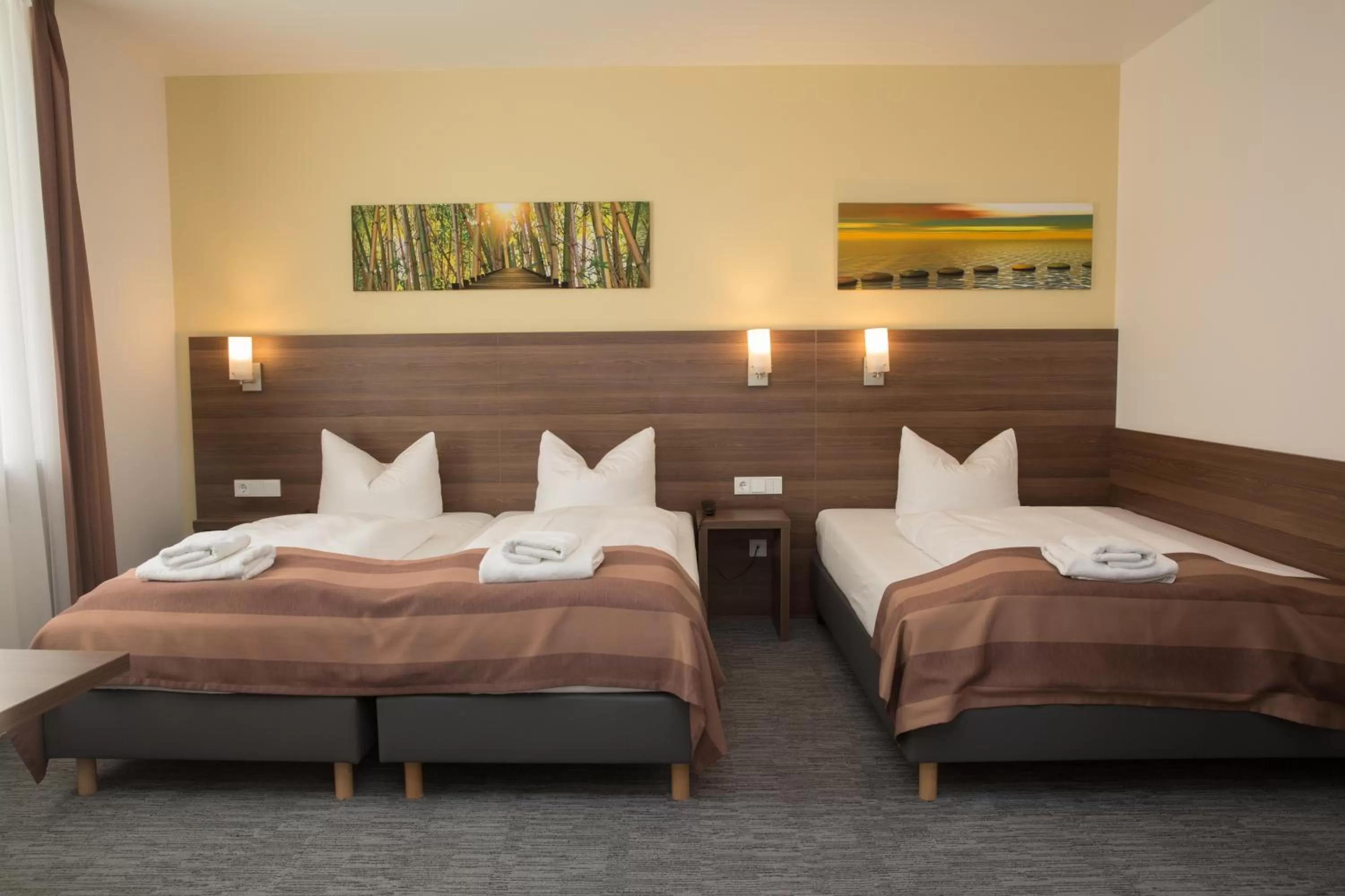 Bedroom, Bed in Trip Inn Goethe Conference Hotel